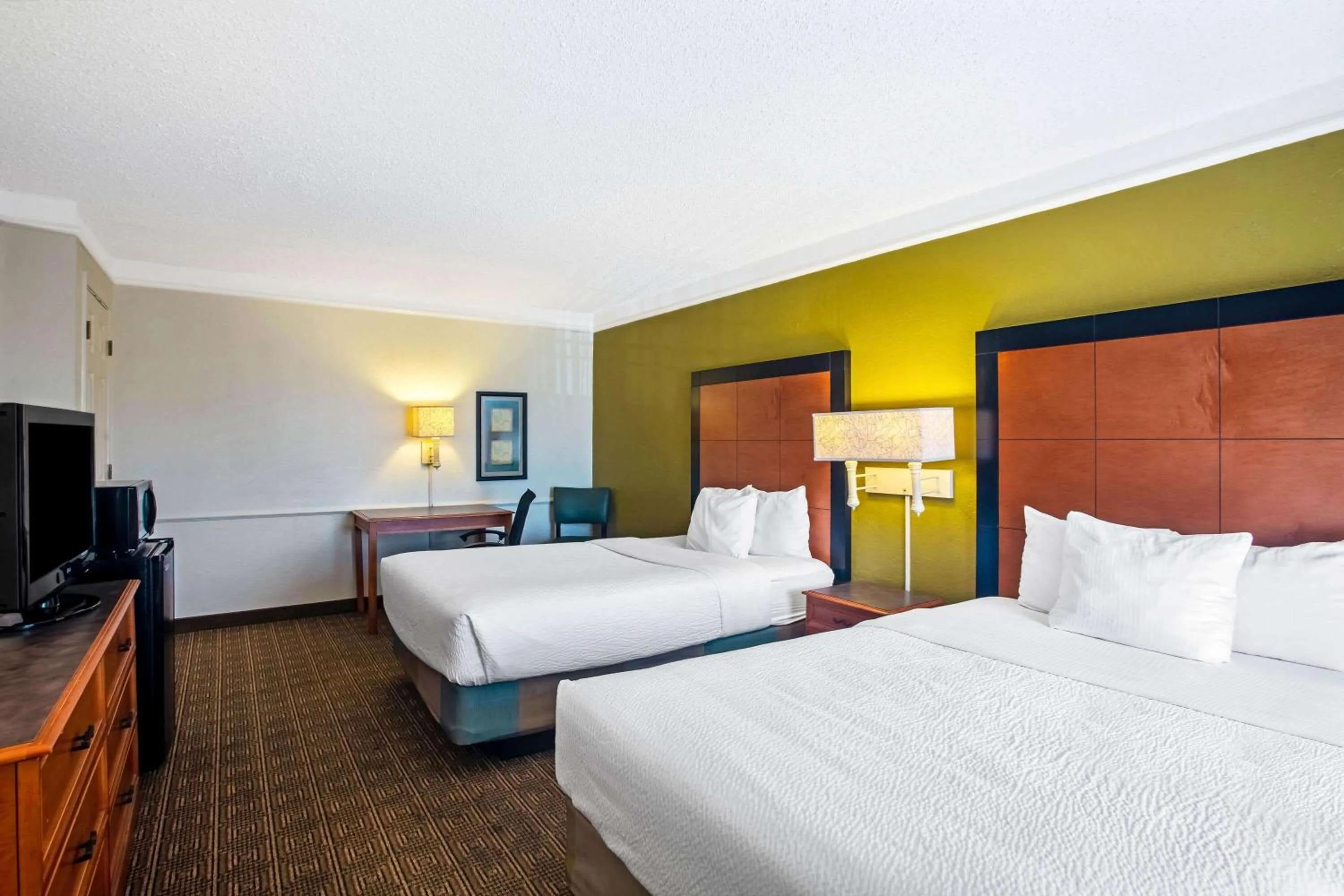 2 Double Beds, Smoking in La Quinta Inn by Wyndham Killeen - Fort Hood