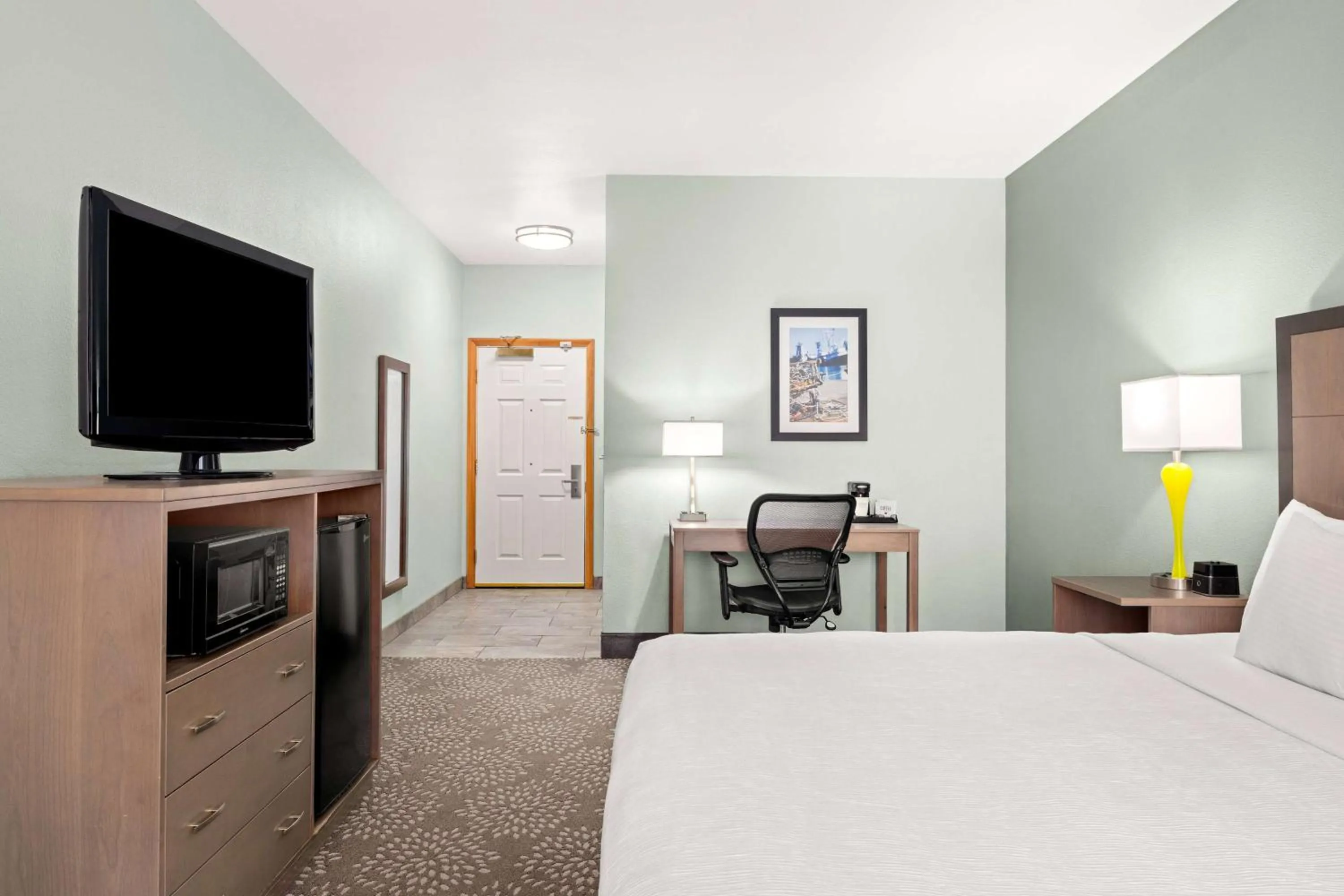 King Room - Disability Access in La Quinta by Wyndham Newport