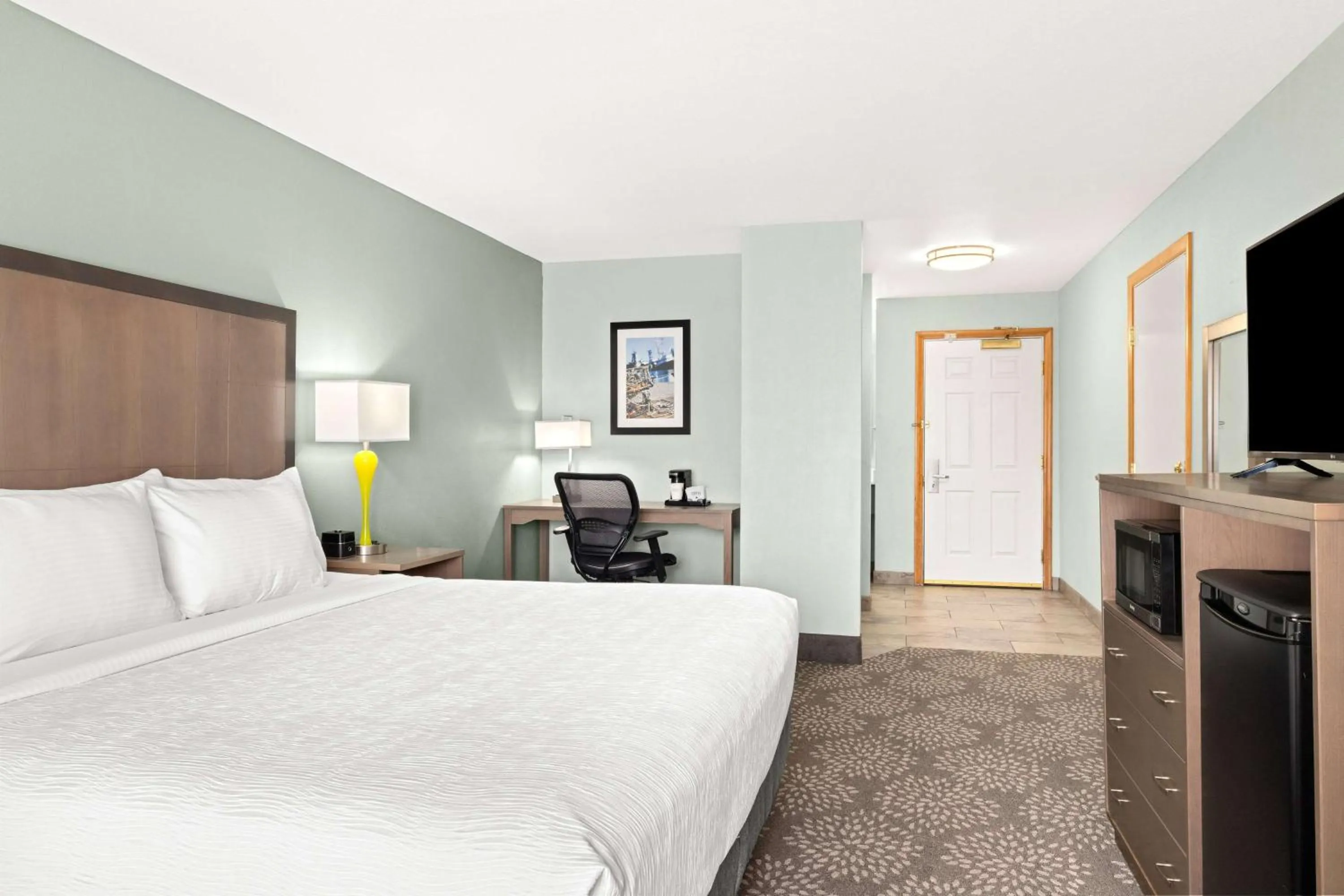 Deluxe King Room in La Quinta by Wyndham Newport