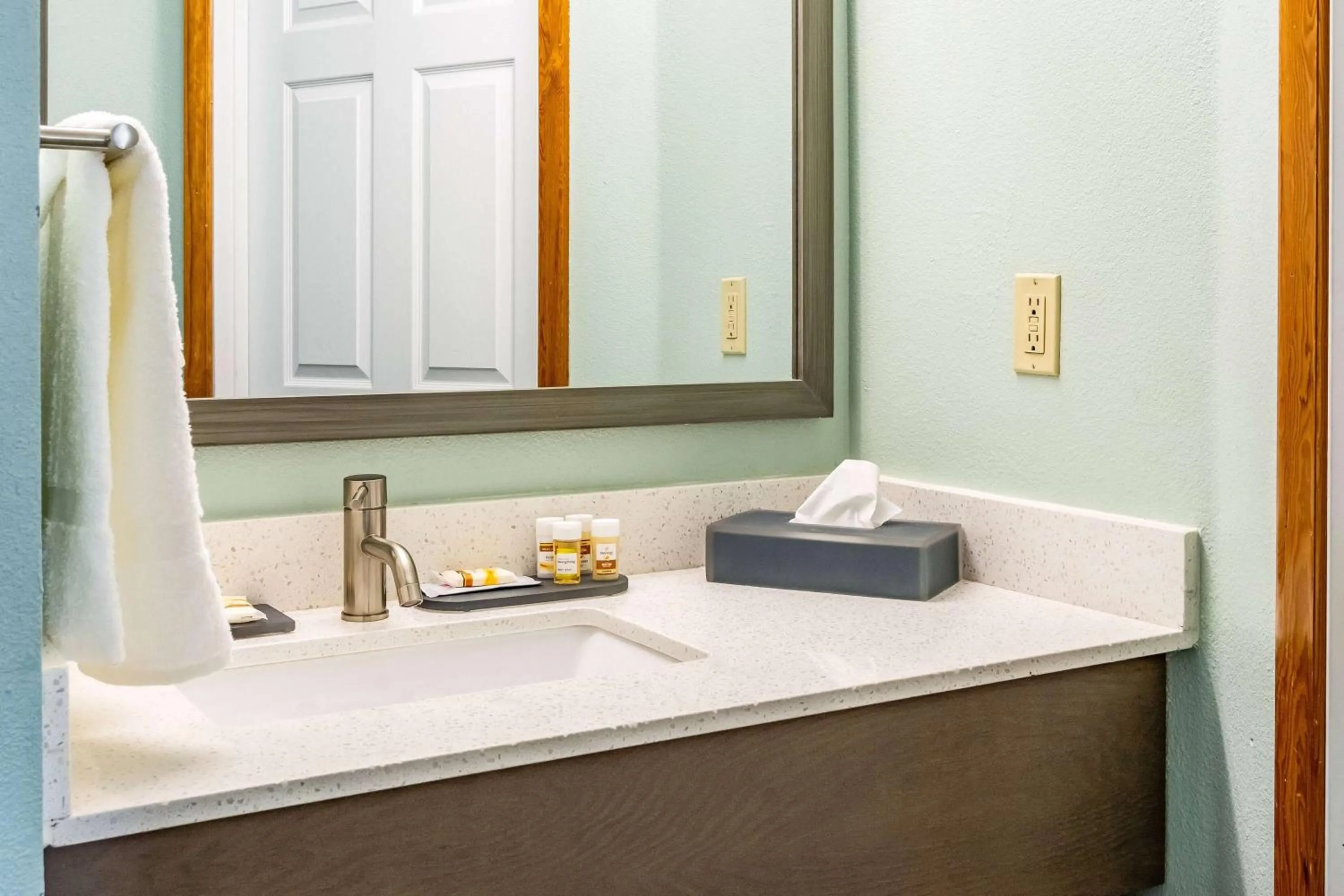 King Room with Sofa Bed in La Quinta by Wyndham Newport