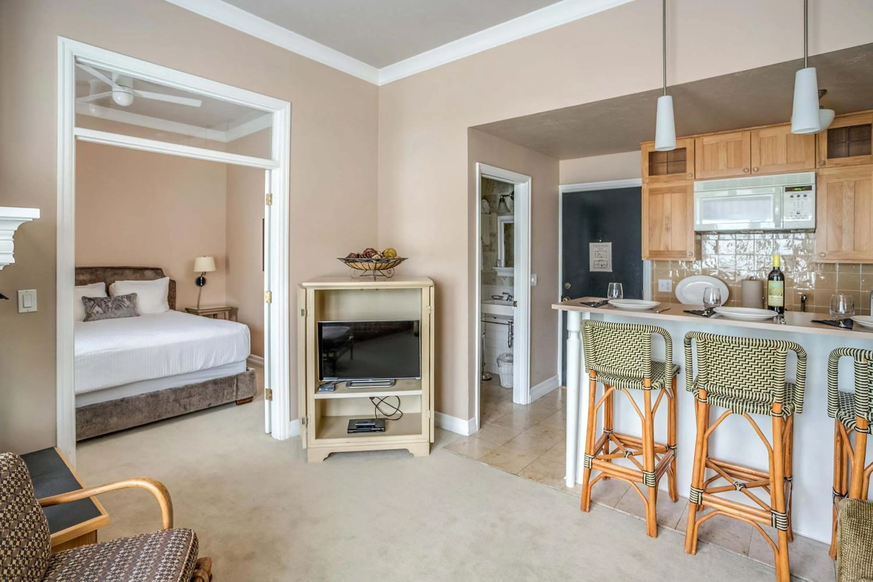 Cannon Beach Hotel - Exclusive Suite (No Pets, No Kids) in Cannon Beach Hotel Collection