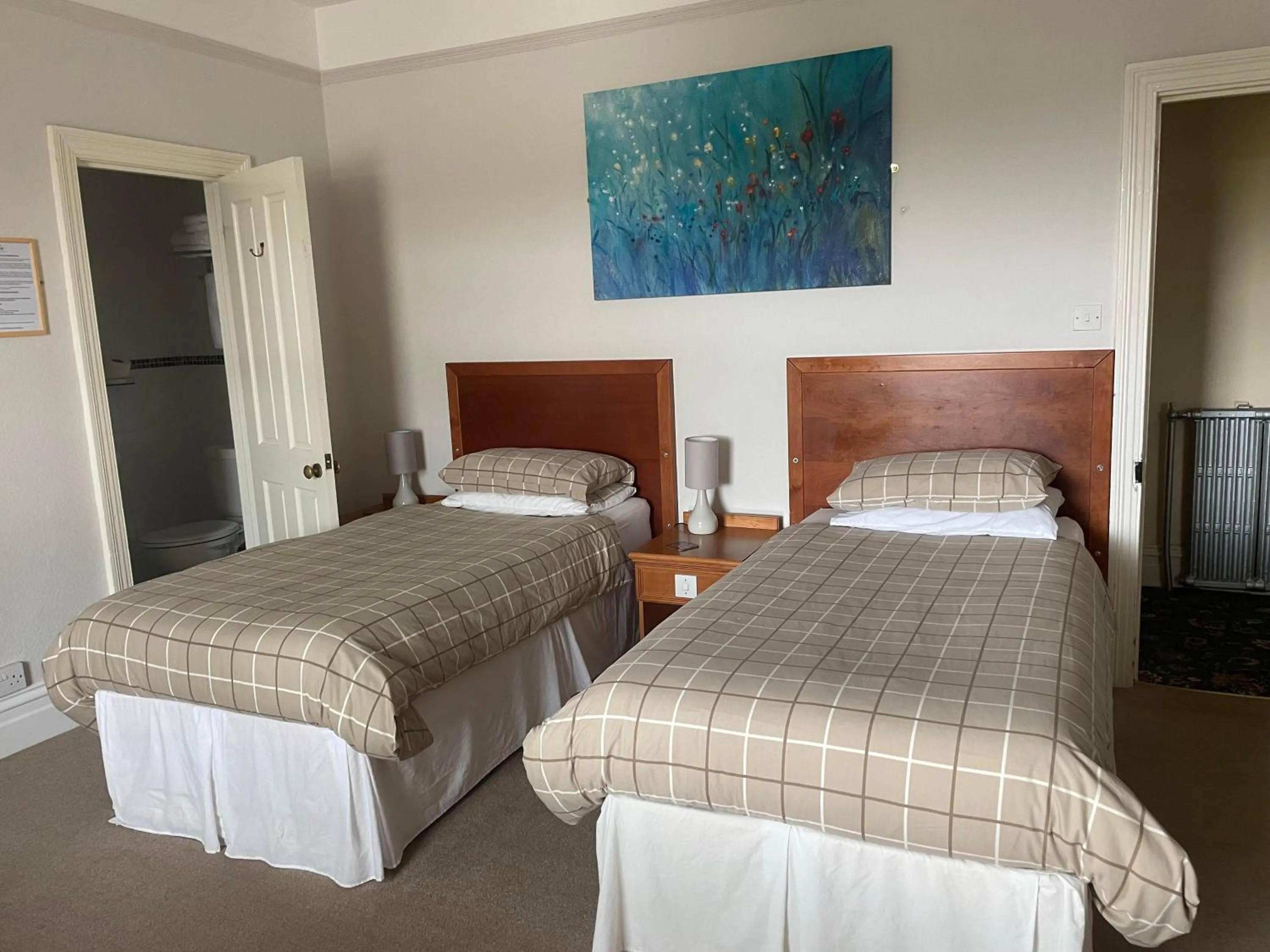Twin Room - single occupancy in Highland Moors