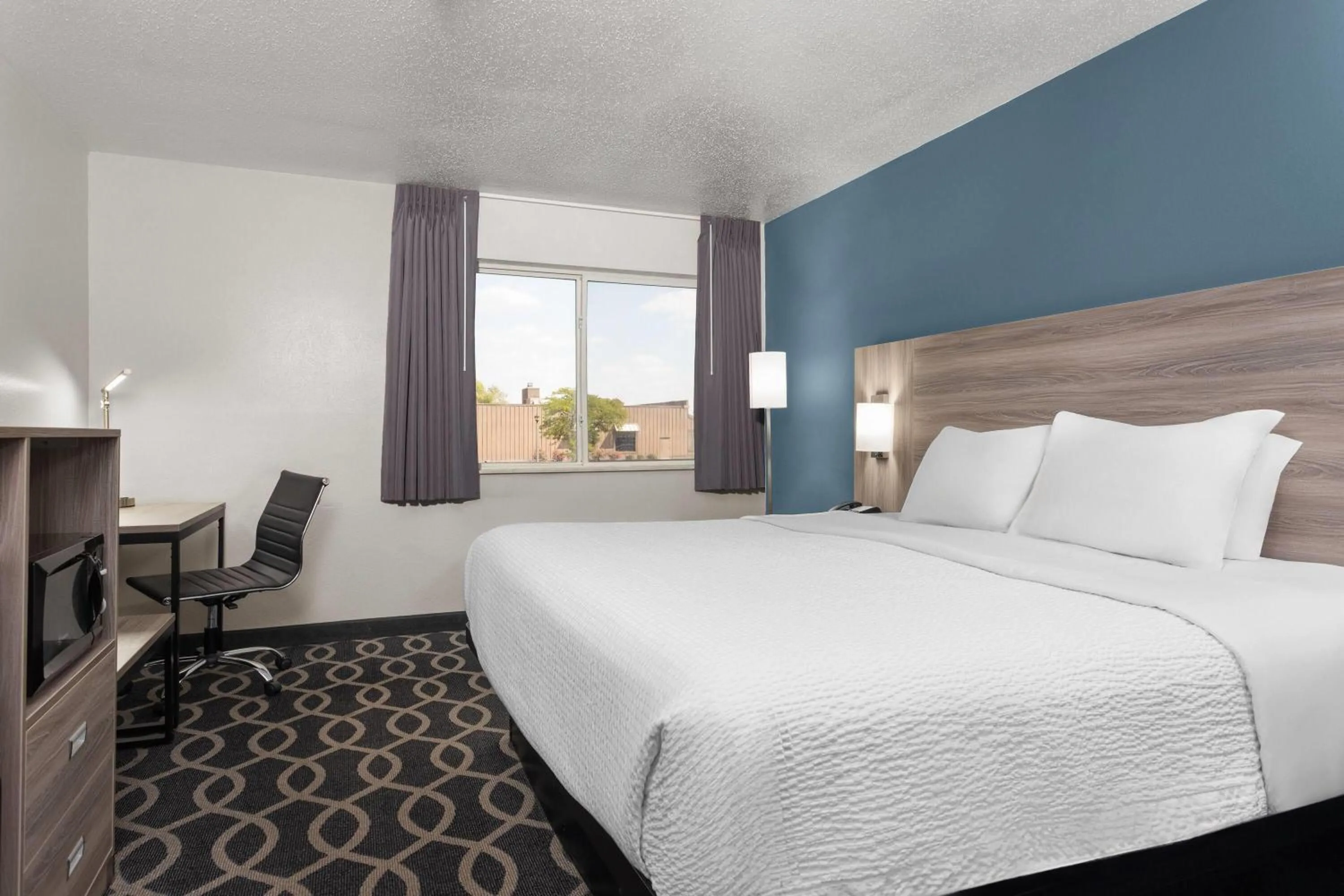 King Room - Disability Access/Non-Smoking in Baymont by Wyndham Piqua
