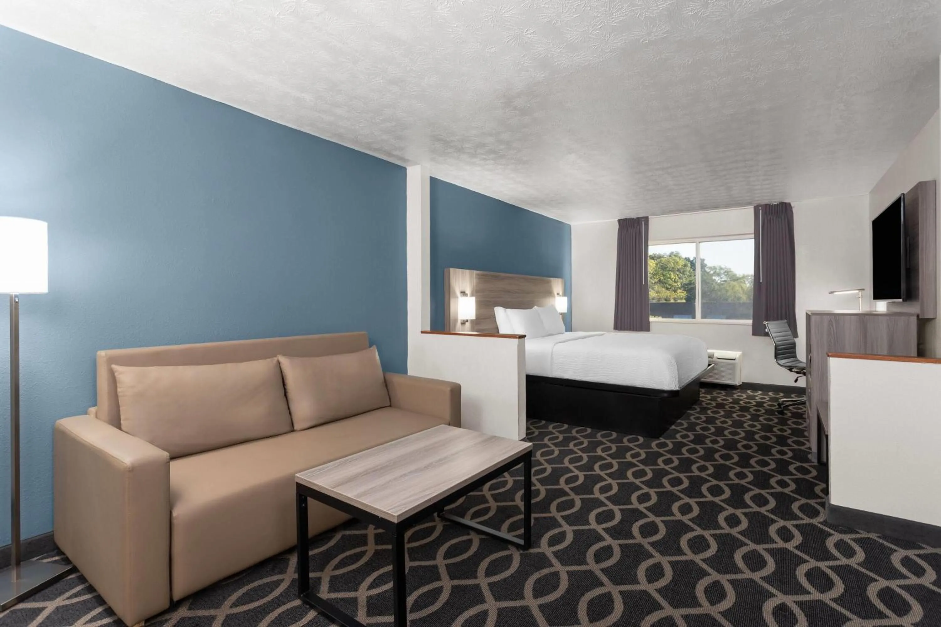 King Studio Suite - Non-Smoking in Baymont by Wyndham Piqua