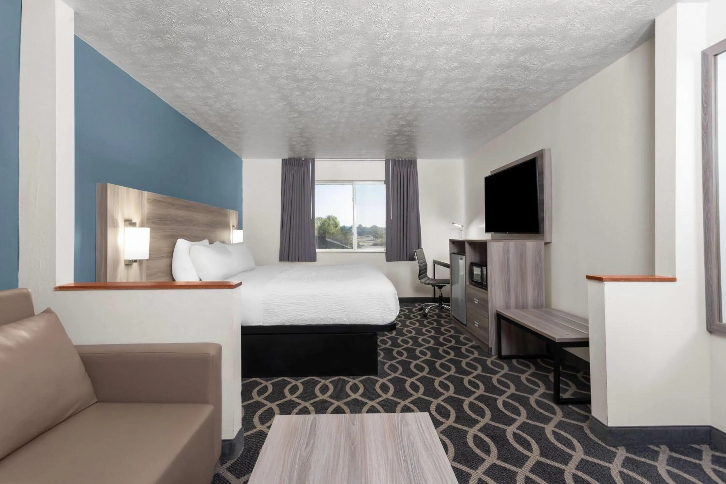 King Studio Suite - Mobility Access/Non-Smoking in Baymont by Wyndham Piqua