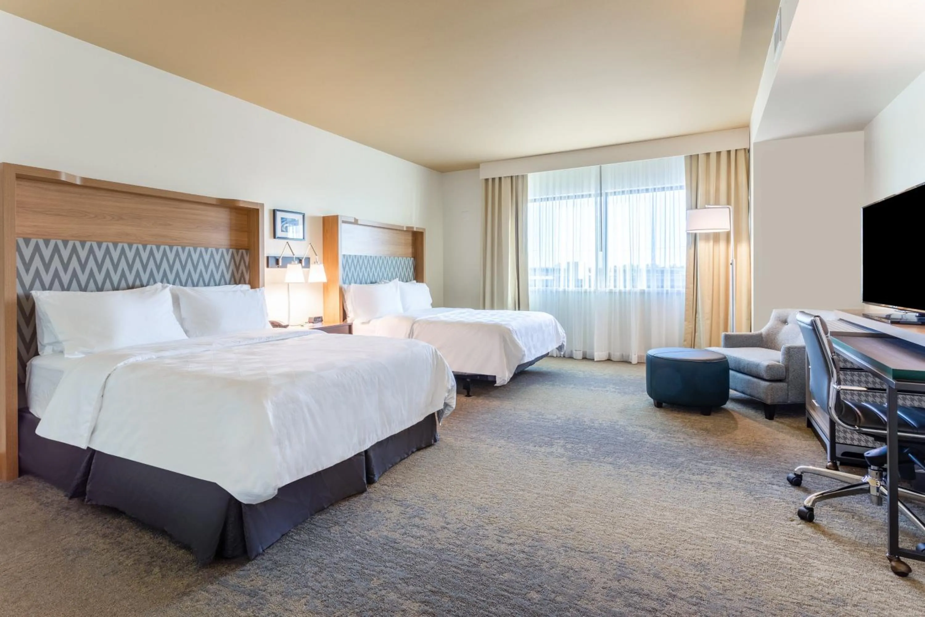 Two-Bedroom Suite - Mobility Accessible Tub in Holiday Inn & Suites Cedar Falls-Waterloo Event Ctr by IHG