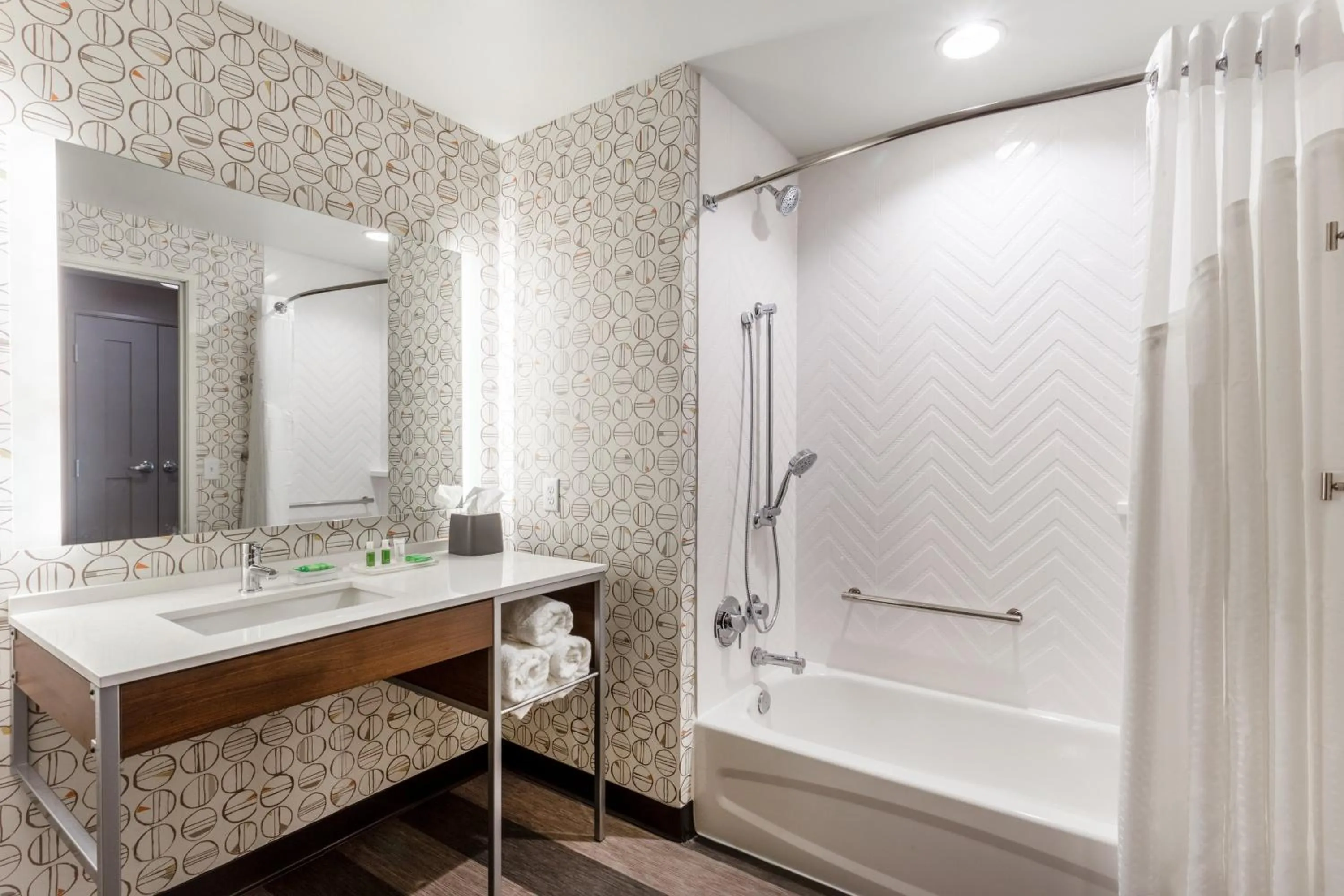 Standard King Room - Communications Accessible in Holiday Inn & Suites Cedar Falls-Waterloo Event Ctr by IHG