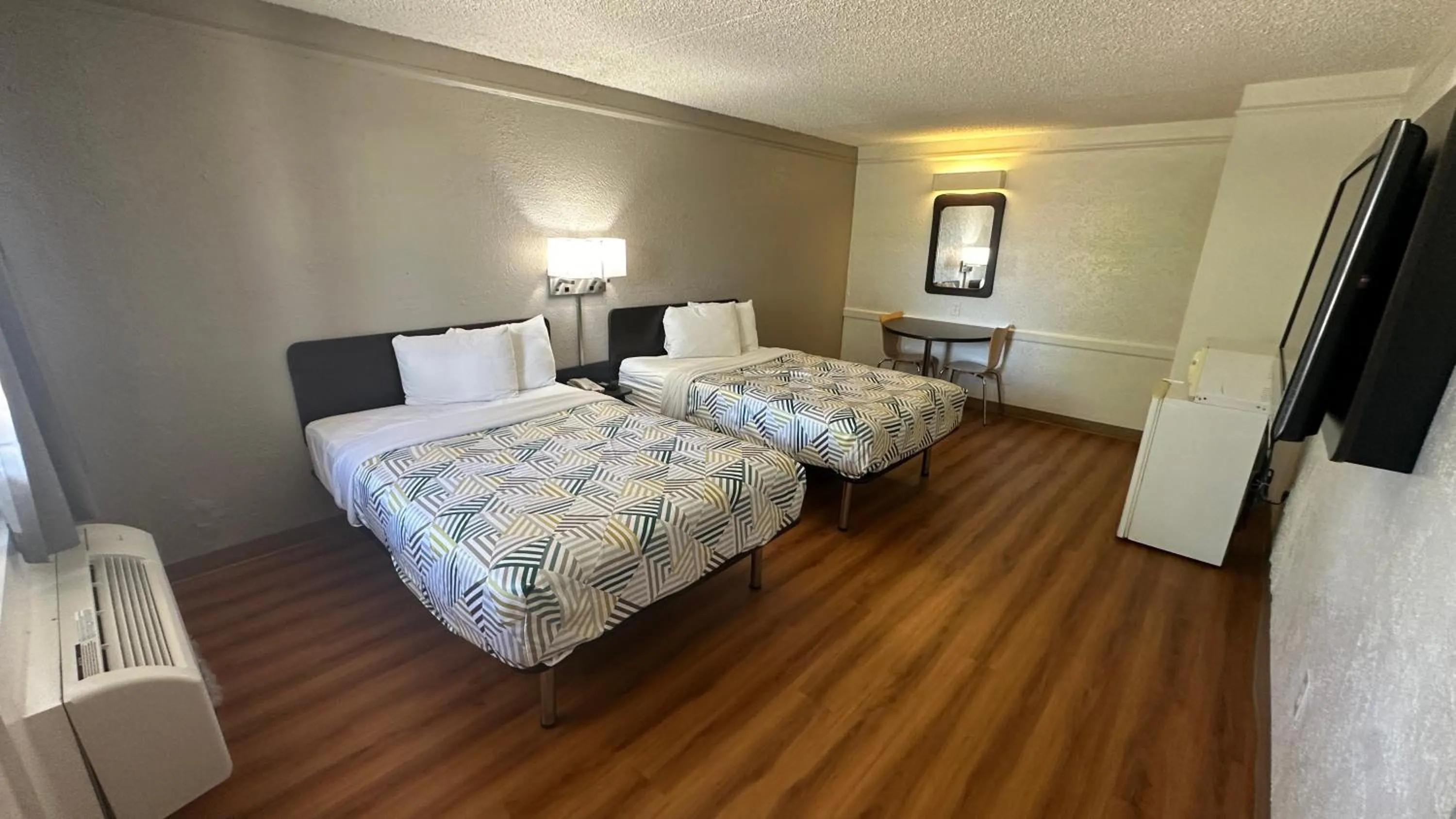 Quadruple Room - Non-Smoking in Motel 6-Beaumont, TX