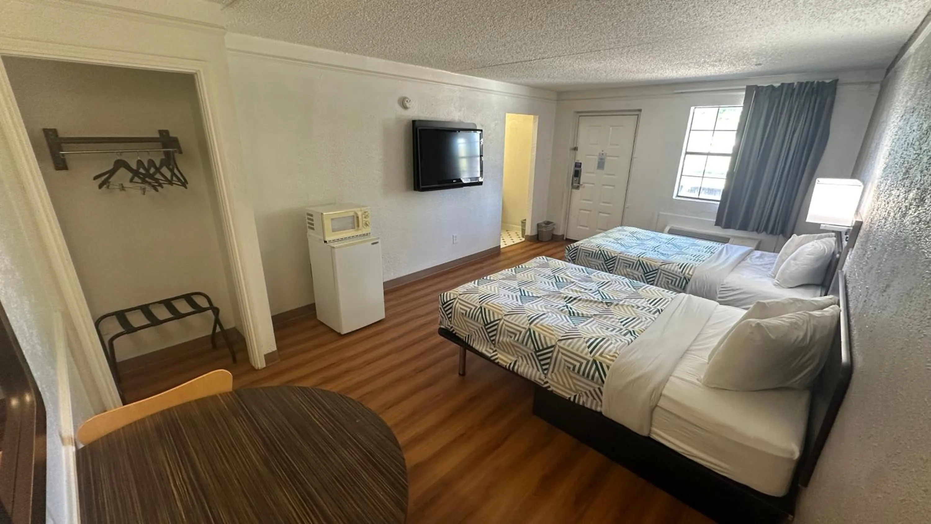 Triple Room - Non-Smoking in Motel 6-Beaumont, TX