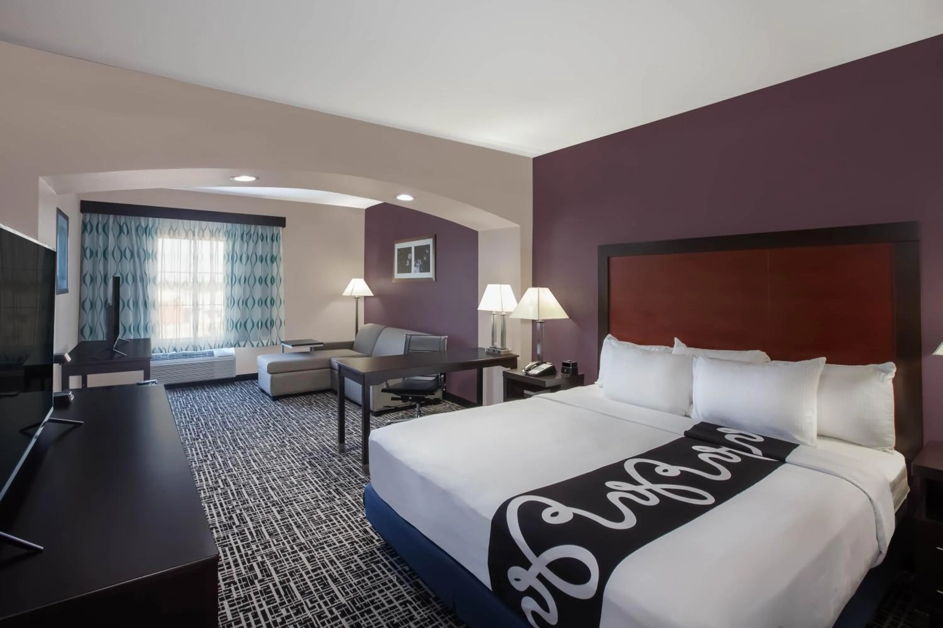 Executive King Room in La Quinta by Wyndham Lubbock North