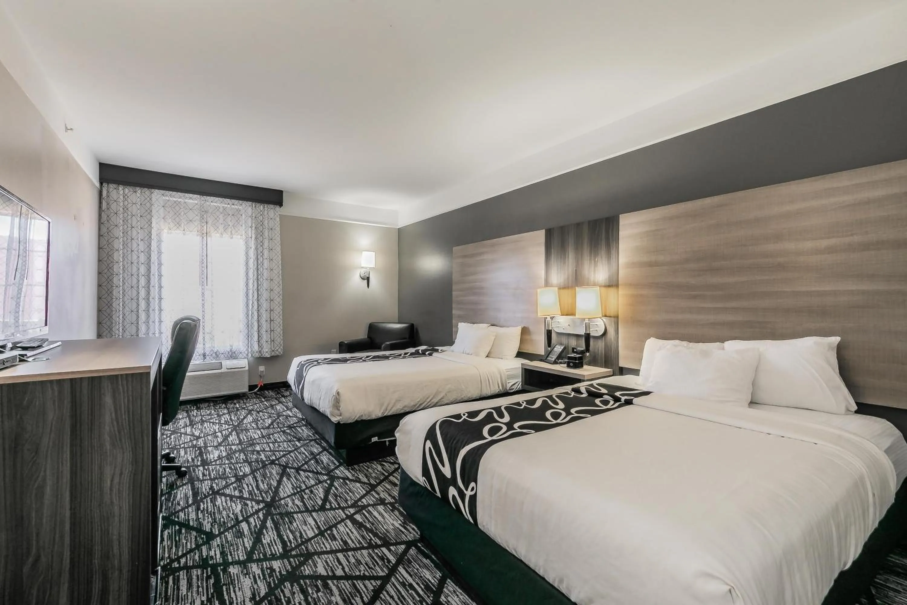 Queen Room with Two Queen Beds and Bath Tub - Mobility Accessible/Non-Smoking in La Quinta by Wyndham Granbury