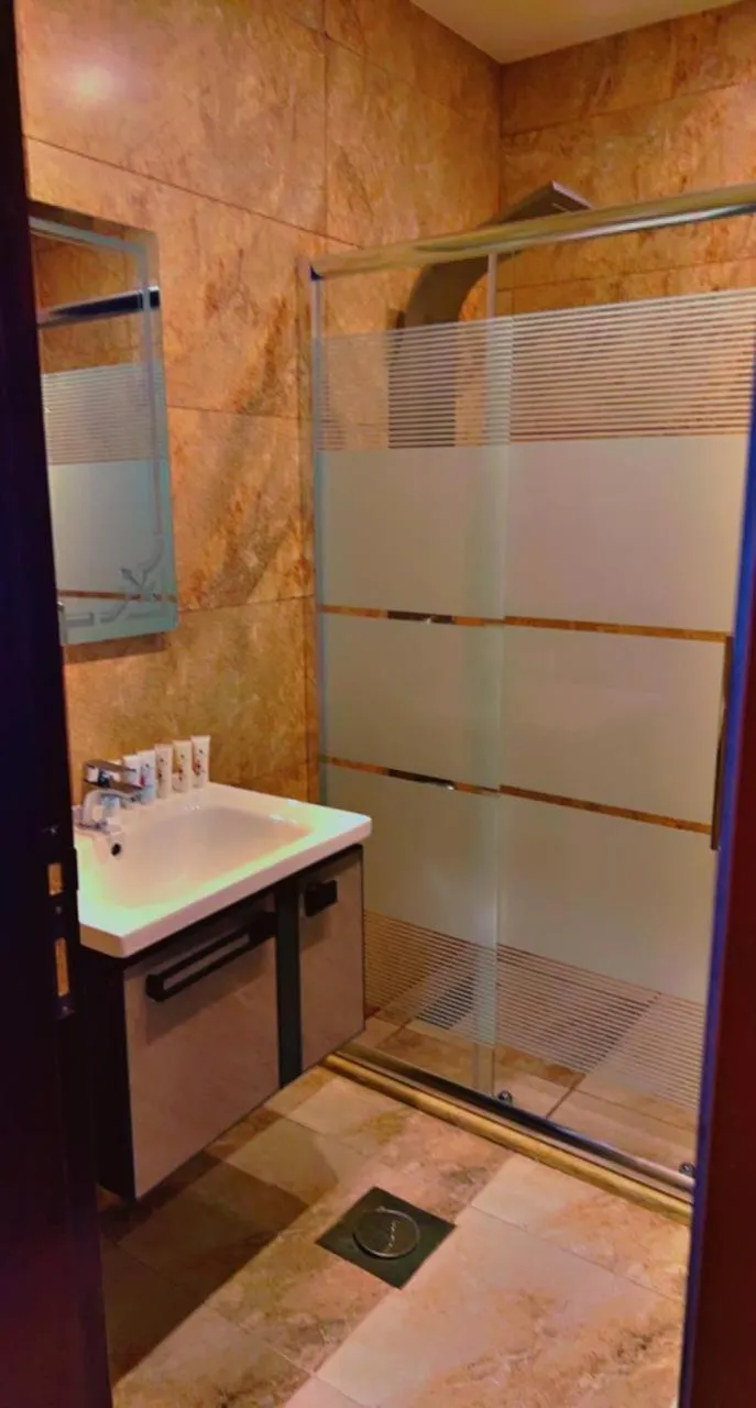 Superior Triple Room in Shaqilath Hotel