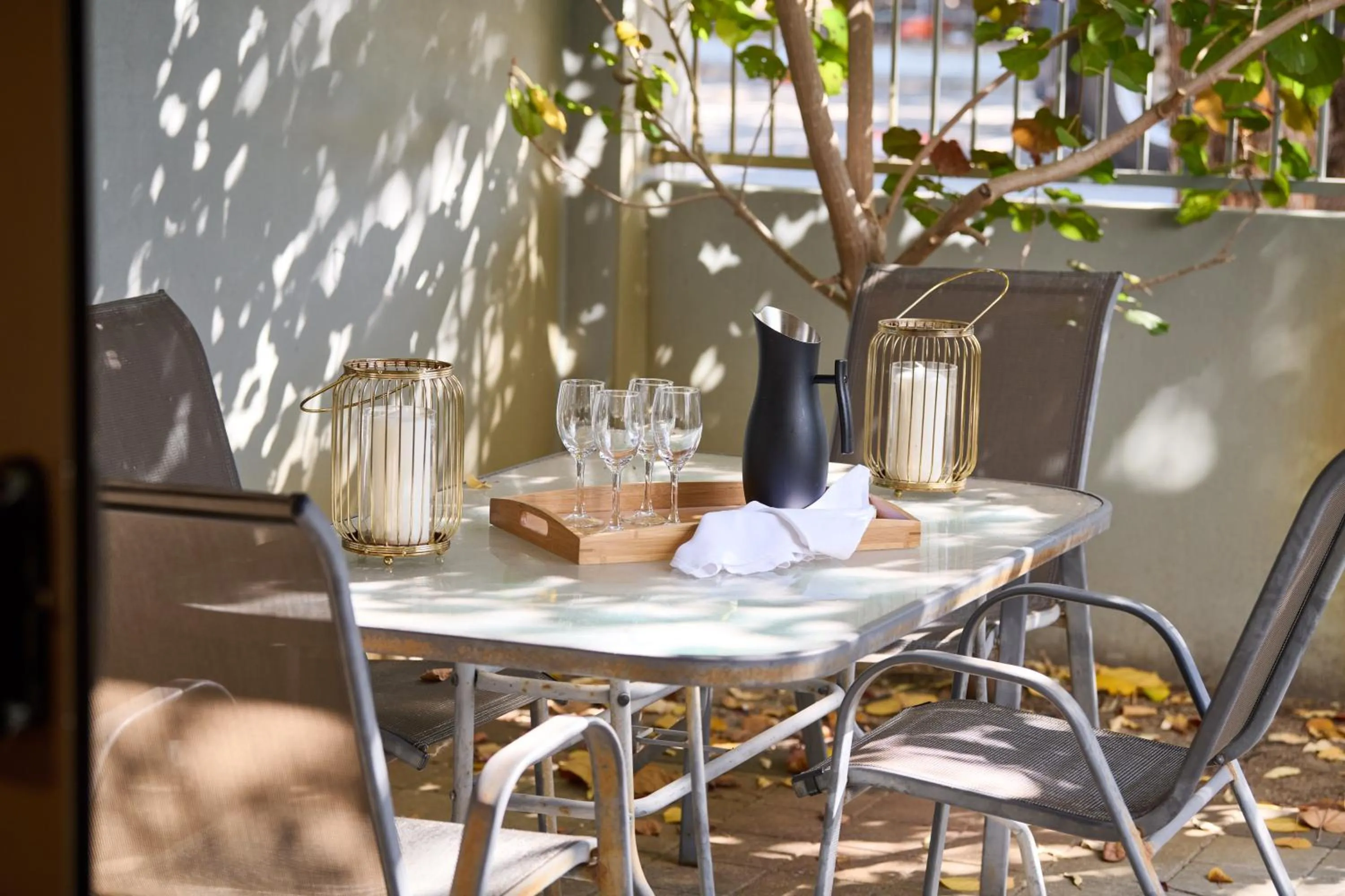 One-Bedroom Apartment with Courtyard in Airport Apartments by Vetroblu