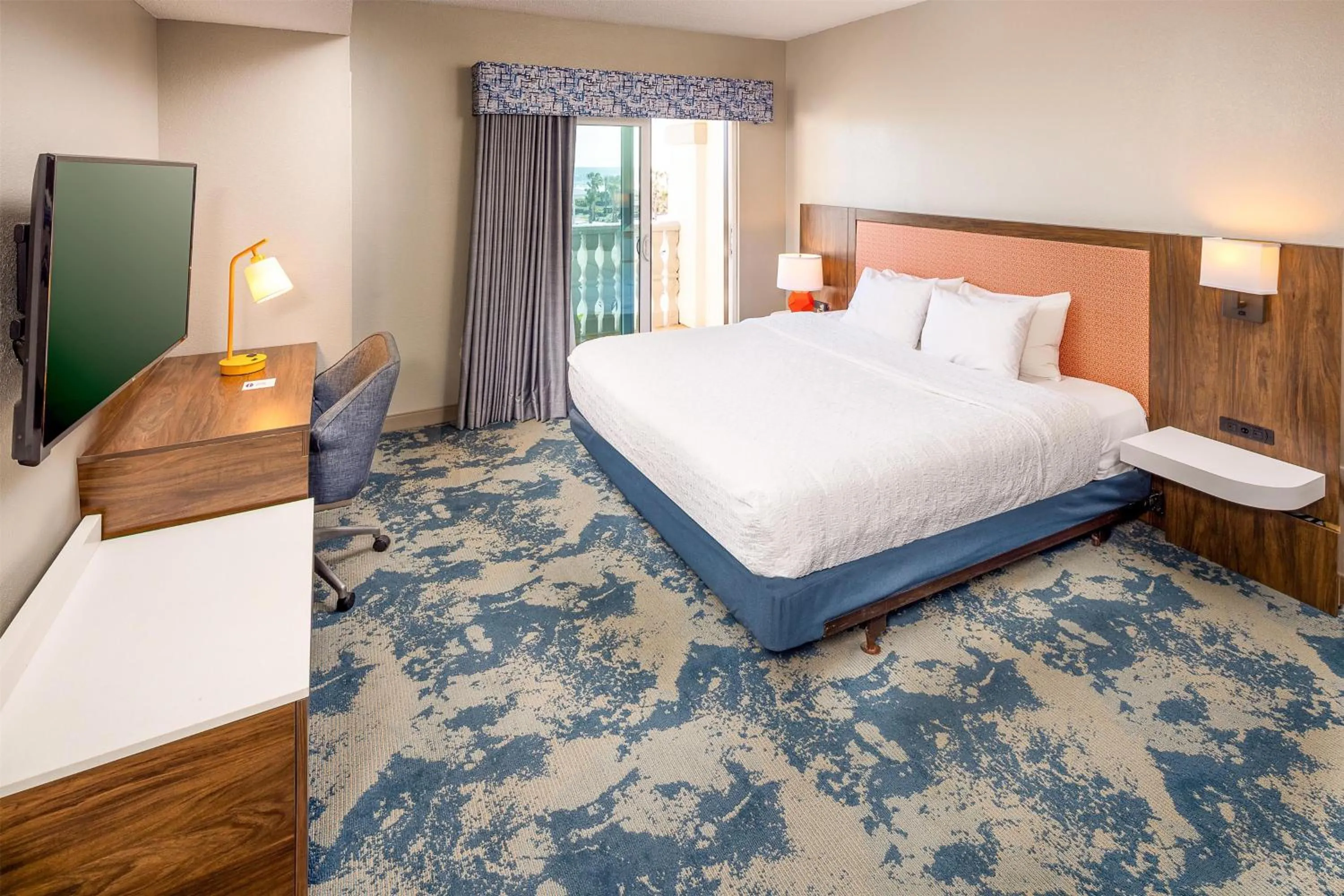 King Suite with Ocean View in Hampton Inn & Suites St. Augustine-Vilano Beach