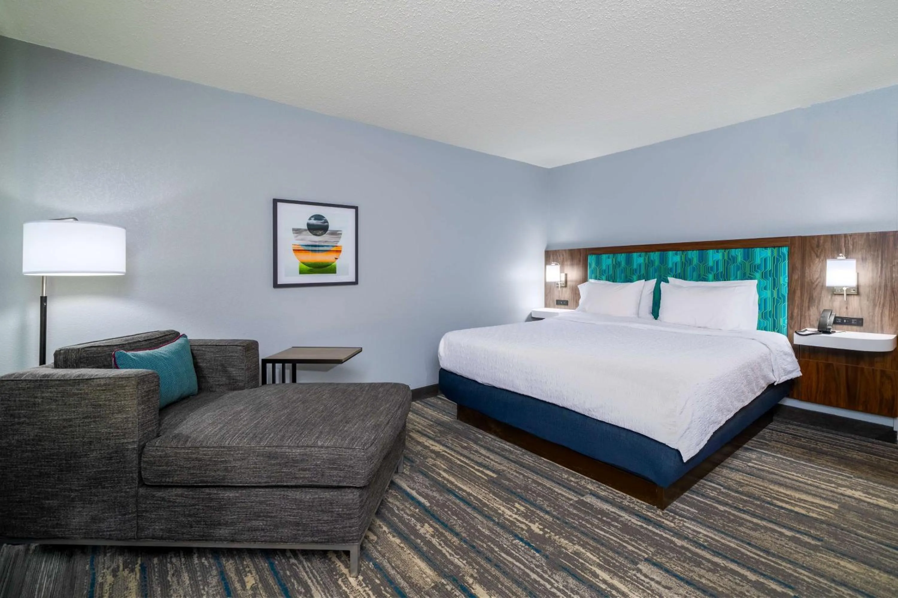 King Room with Accessible Tub - Mobility and Hearing Access/Non-Smoking in Hampton Inn Dahlgren