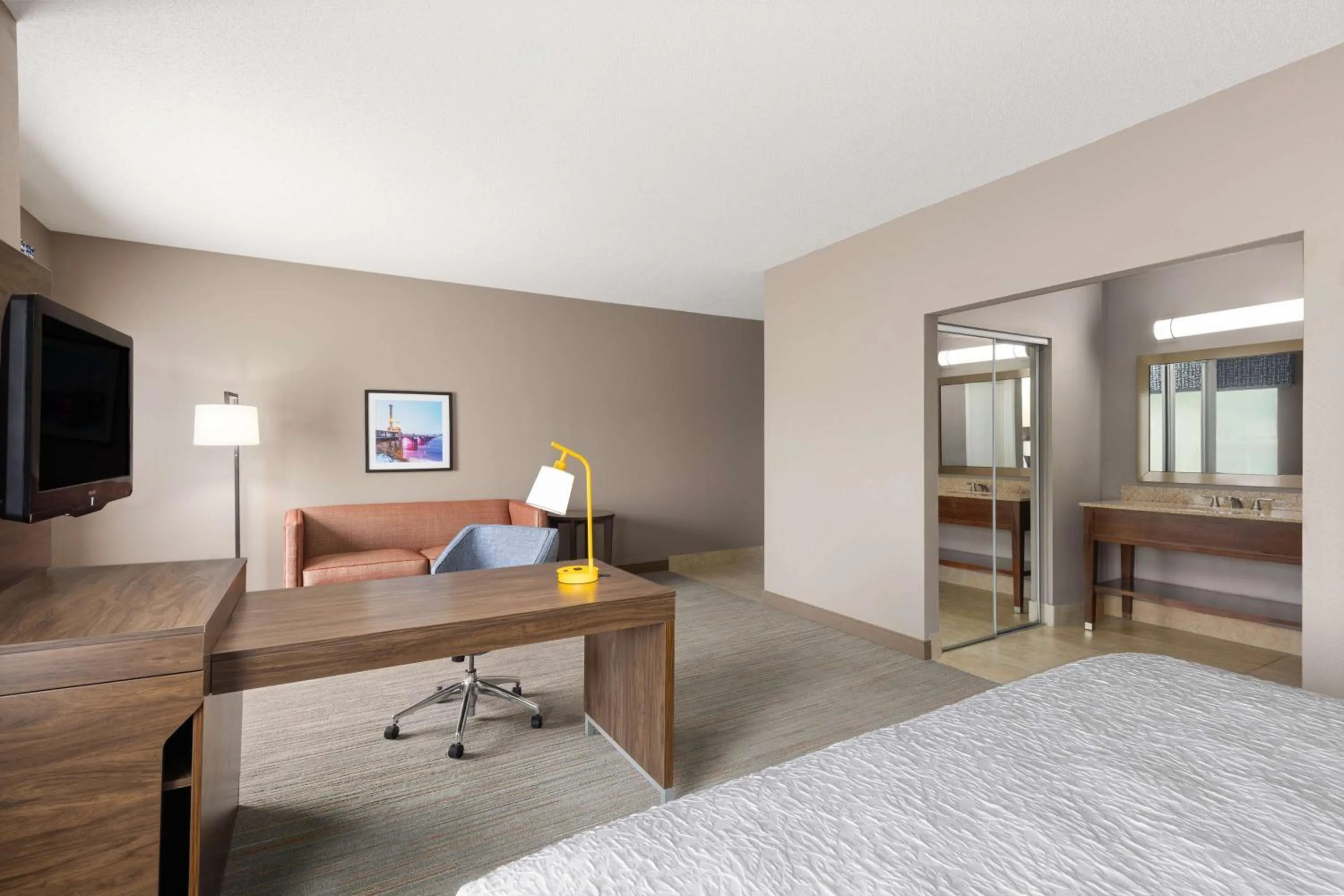 Premium King Studio - Non-Smoking in Hampton Inn & Suites Harrisburg