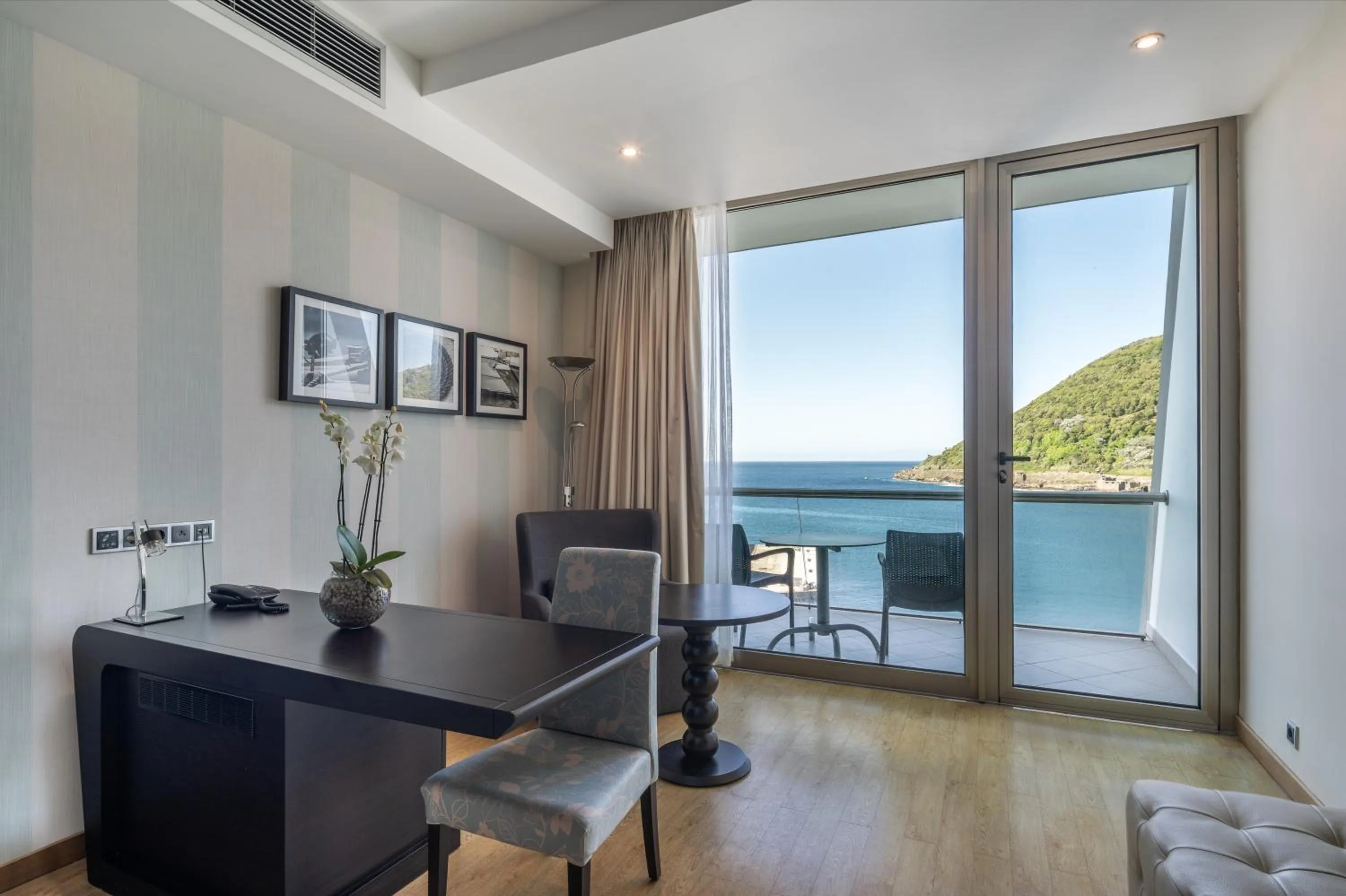 Studio with Kitchenette in Angra Marina Hotel