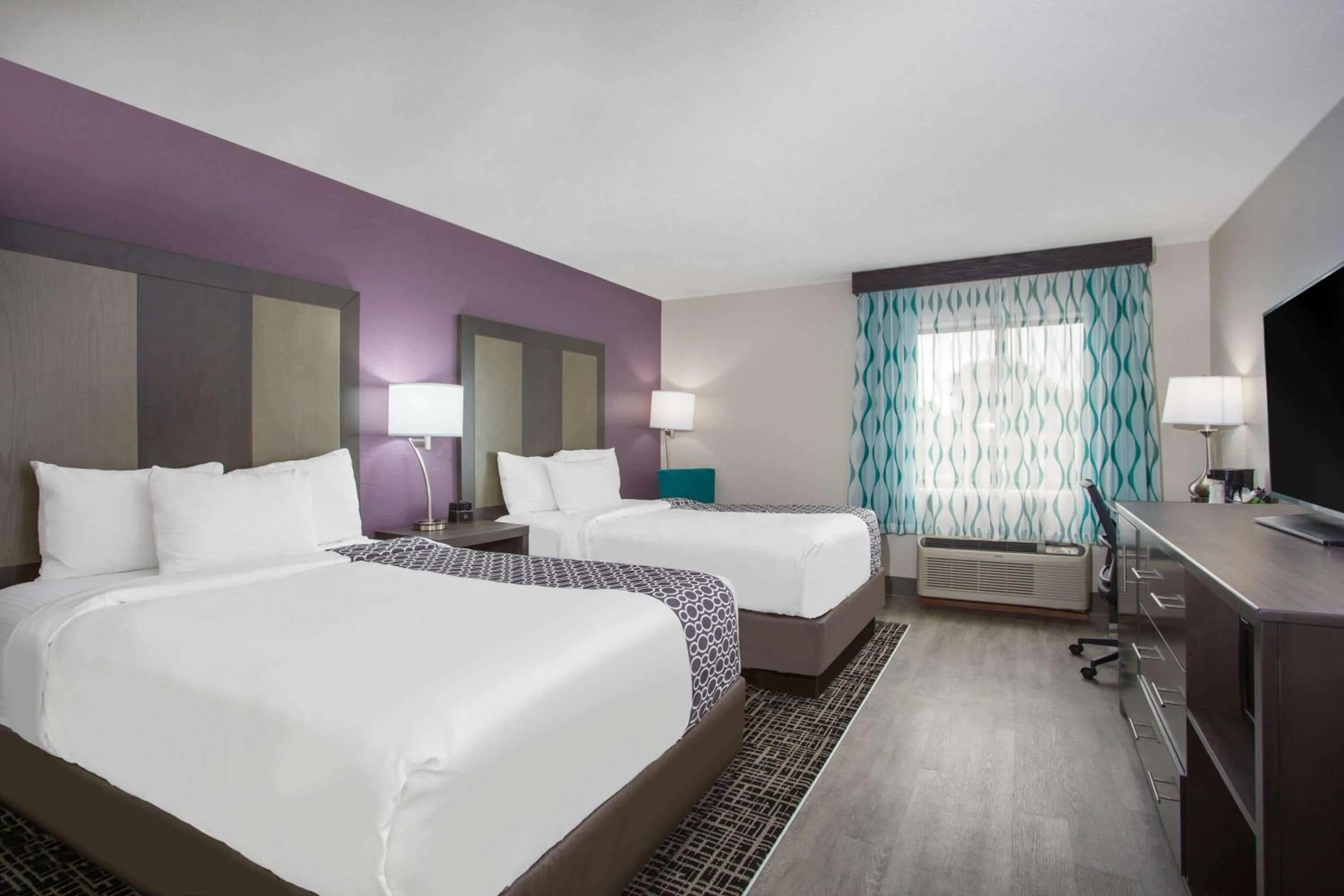 Deluxe Double Room with Two Double Beds in La Quinta Inn by Wyndham Roanoke Salem