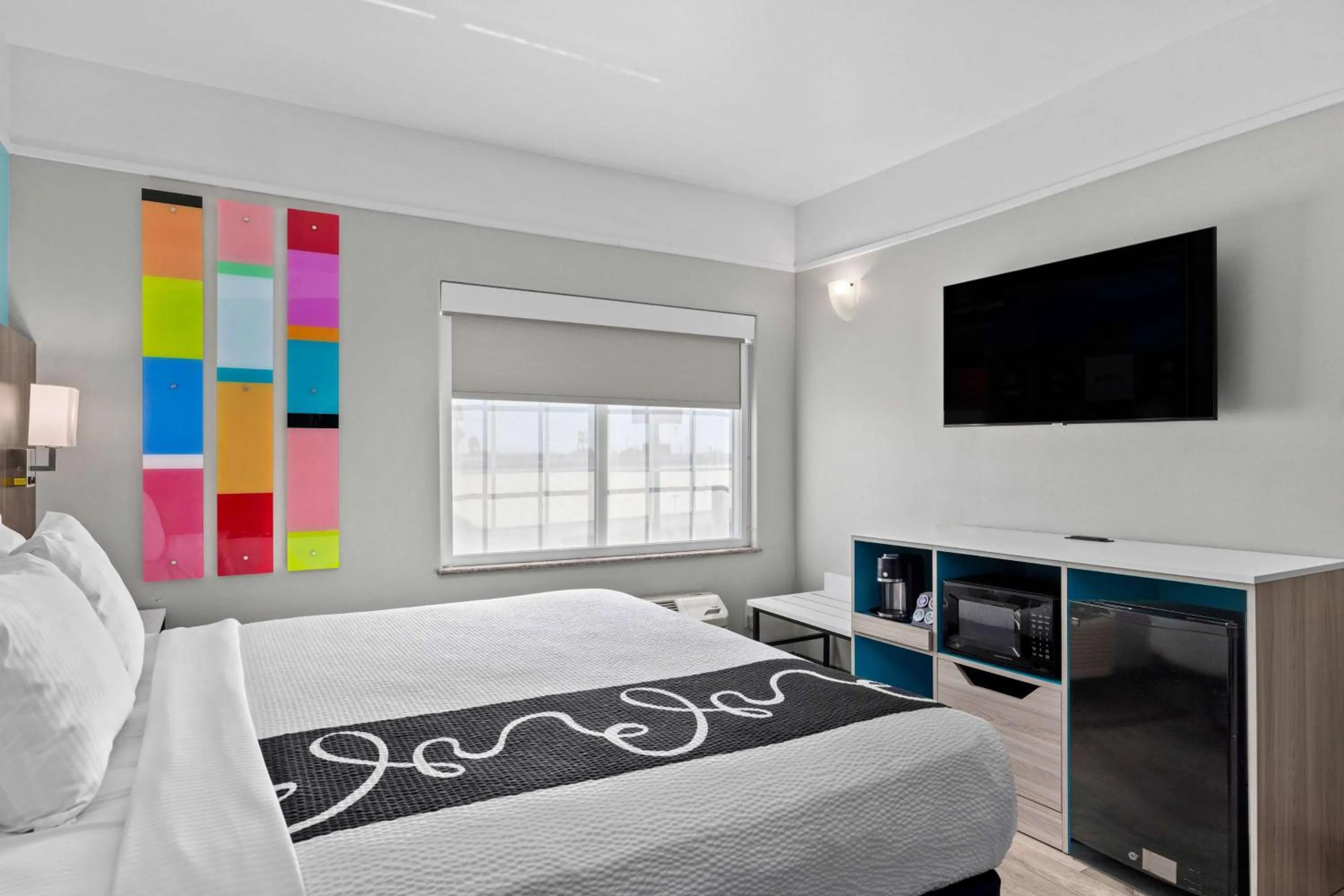 Executive King Room - Non-Smoking in La Quinta Inn Suites by Wyndham Raymondville Harlingen