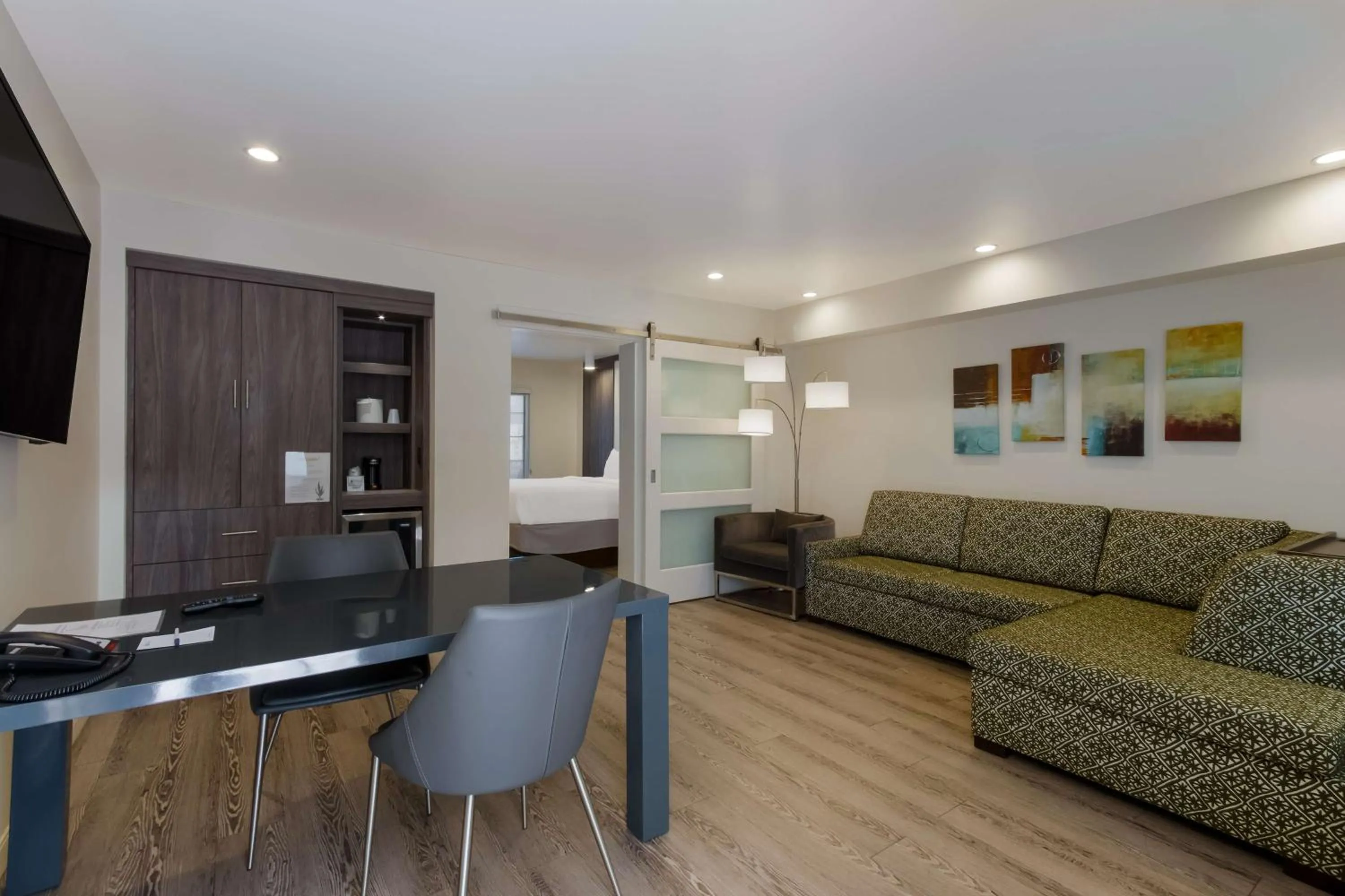 King Suite in SureStay Plus Hotel by Best Western Tempe University