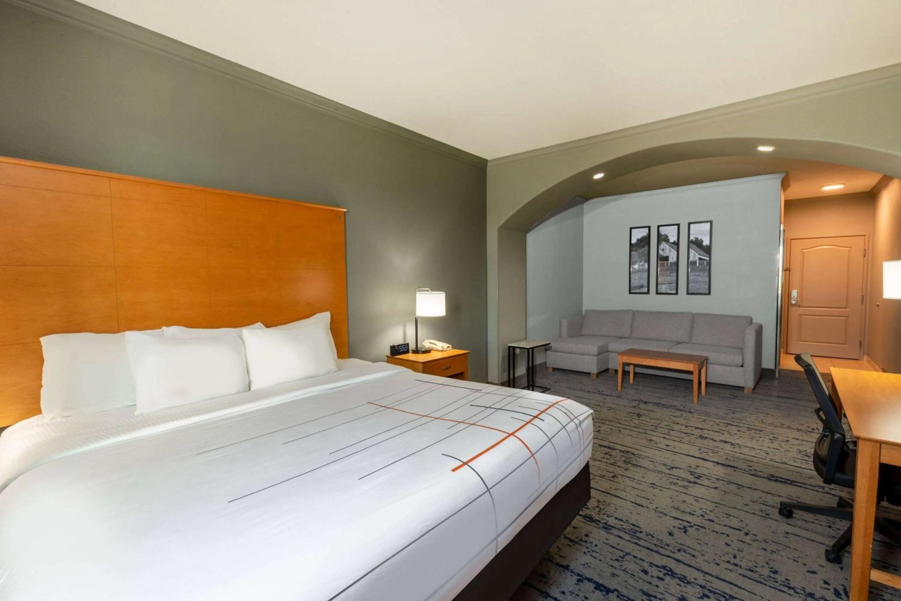Superior King Room - Non-Smoking in La Quinta by Wyndham Bridgeport