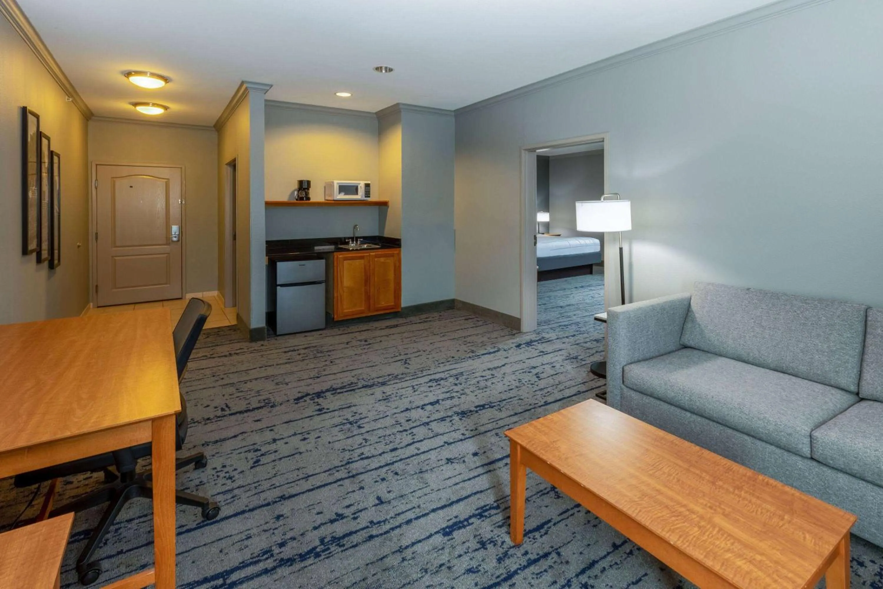 Deluxe King Suite - Non-Smoking in La Quinta by Wyndham Bridgeport