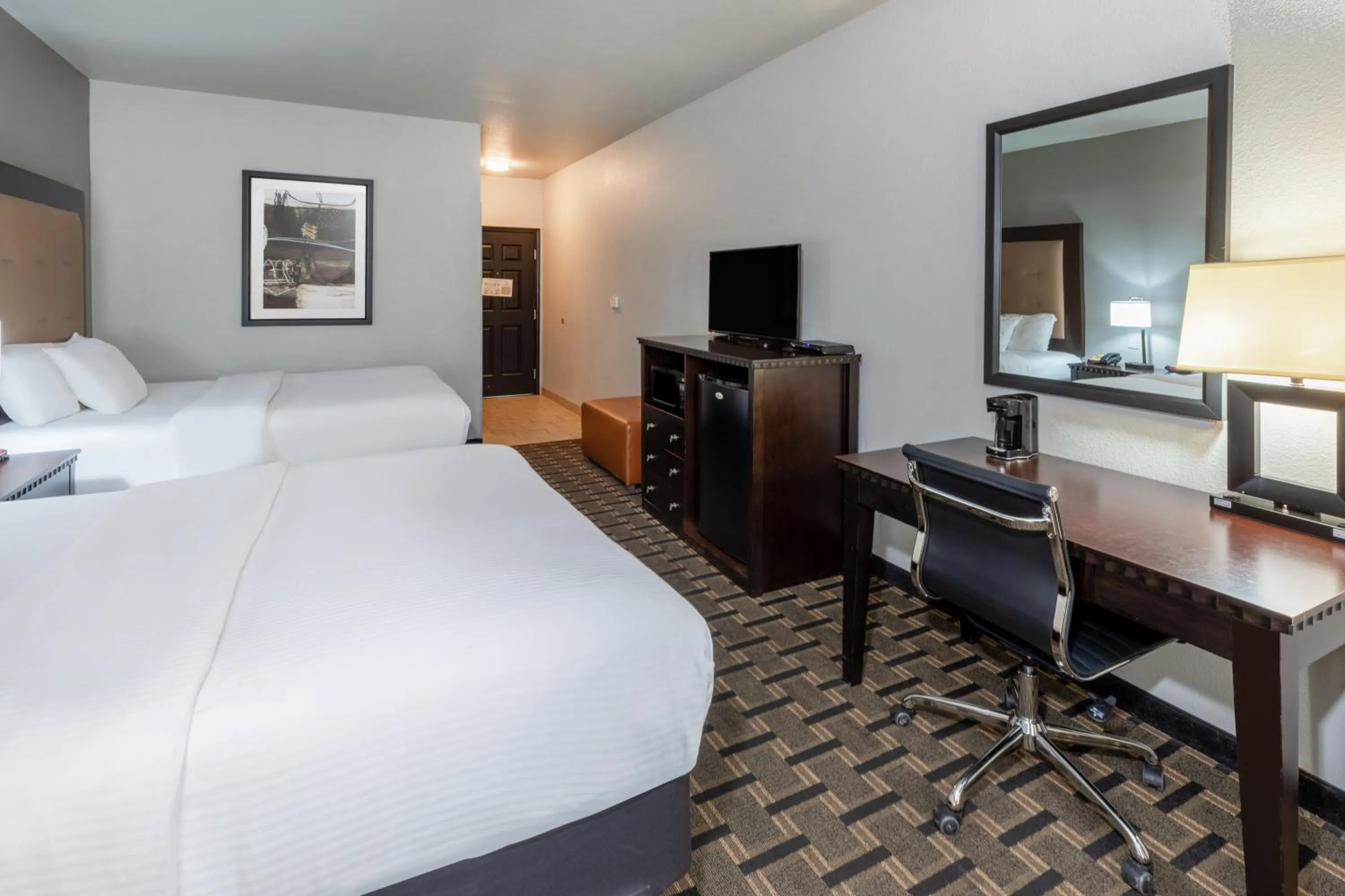 Queen Room with Two Queen Beds - Non-Smoking in La Quinta by Wyndham Mt. Pleasant