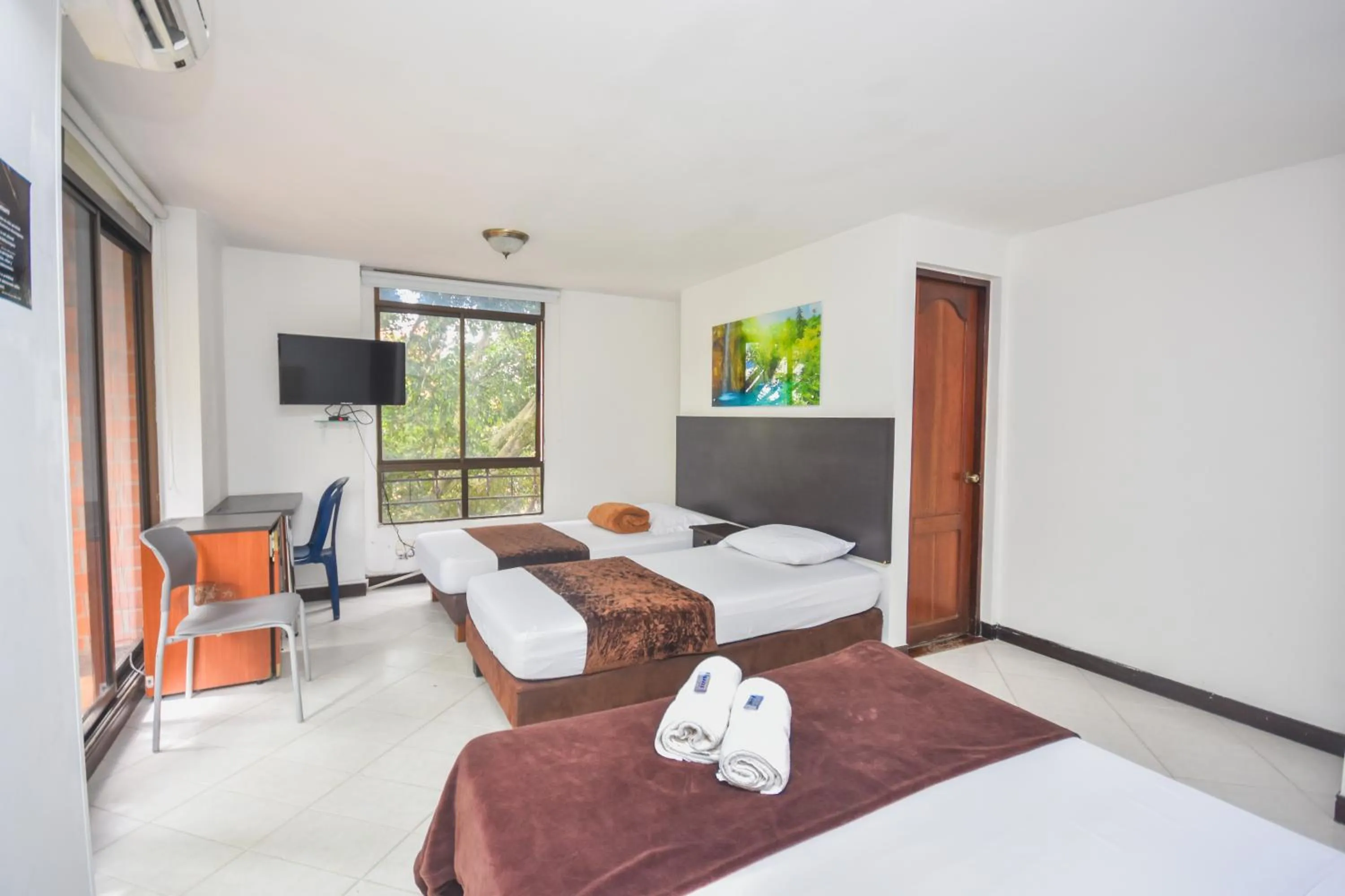 Quadruple Room with Balcony in Hotel Estadio Real