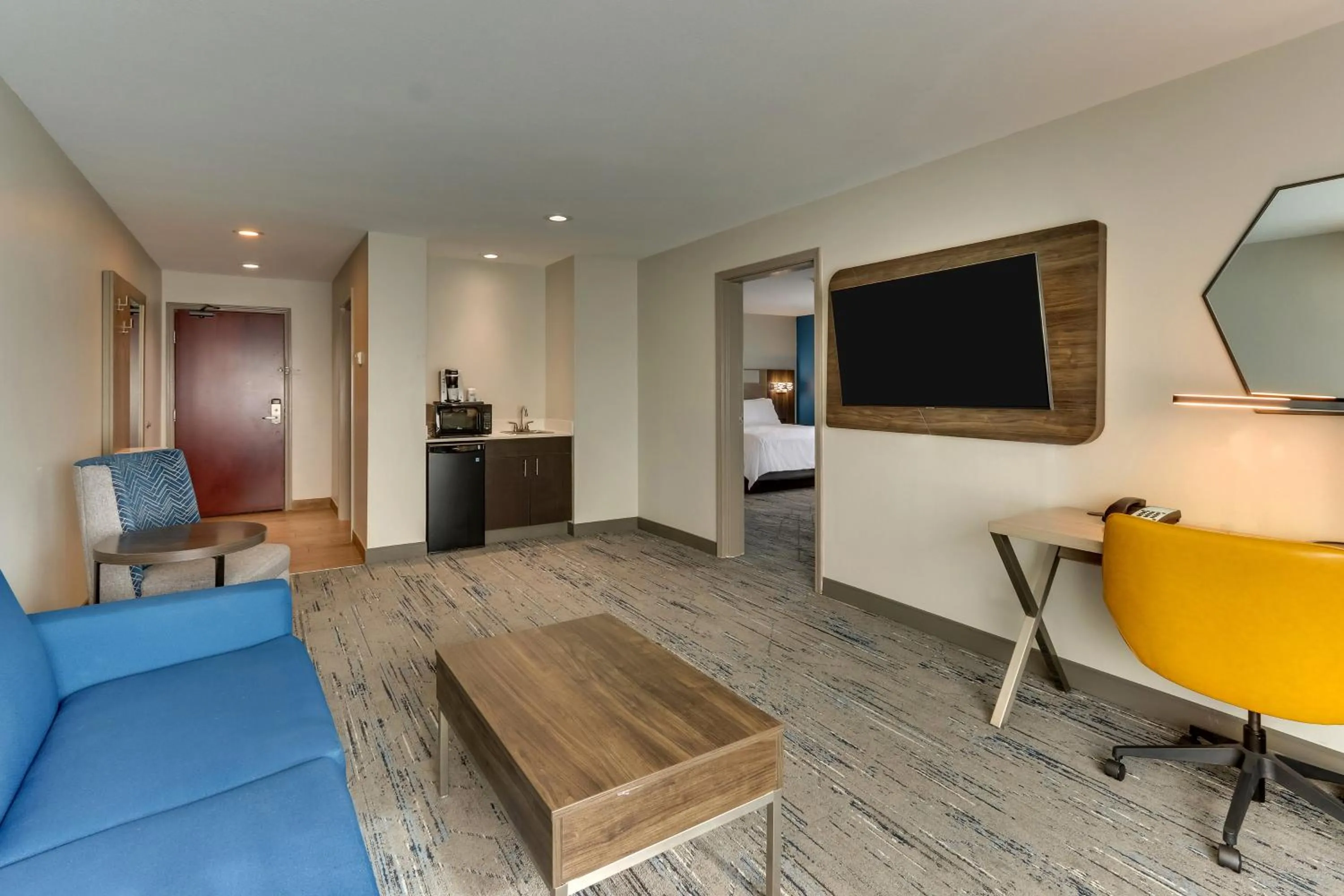 One-Bedroom King Suite in Holiday Inn Express & Suites - Ardmore by IHG