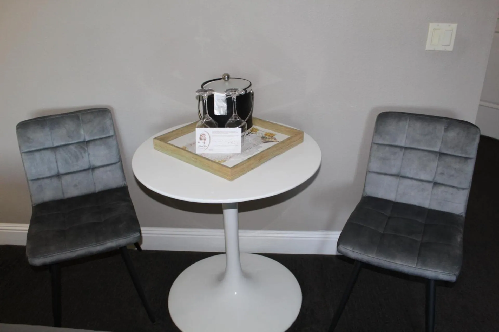 Deluxe King Room in Bel Abri Napa Valley Inn