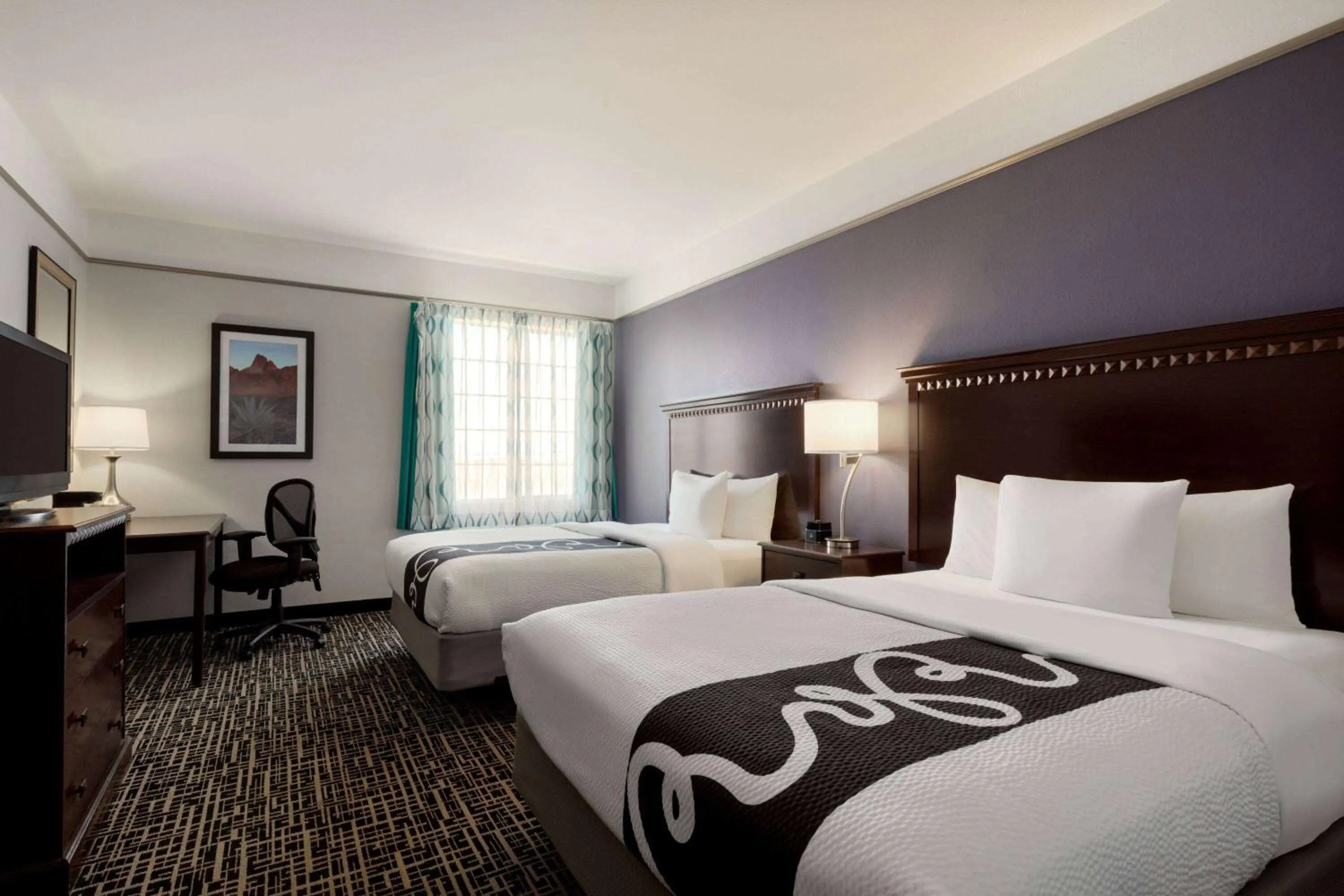 Queen Room with Two Queen Beds and Bathtub - Mobility Accessible/Non-Smoking in La Quinta by Wyndham Dumas