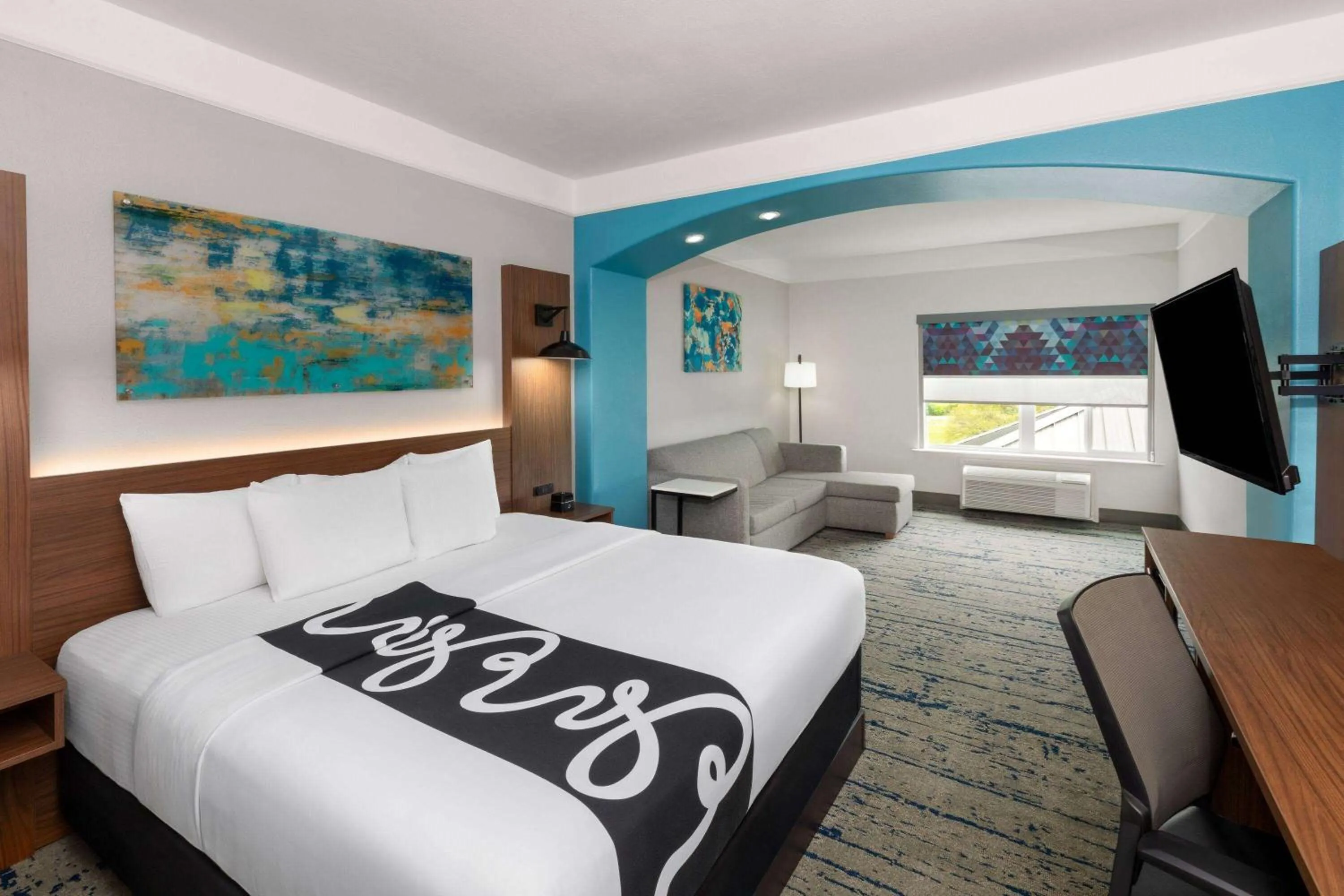 Executive King Room in La Quinta by Wyndham Angleton