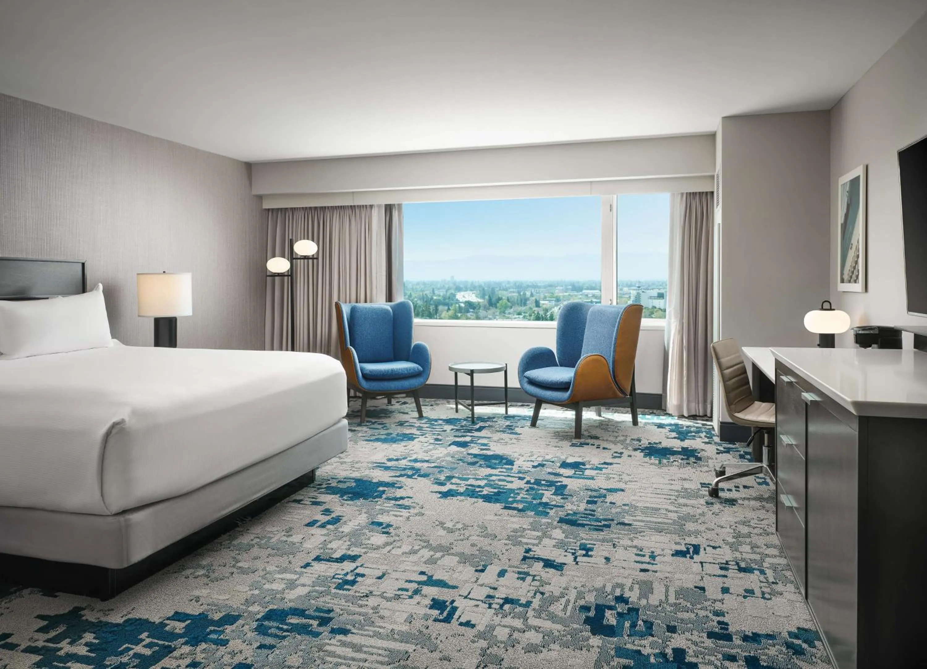 Corner King Room - single occupancy in Hilton San Jose