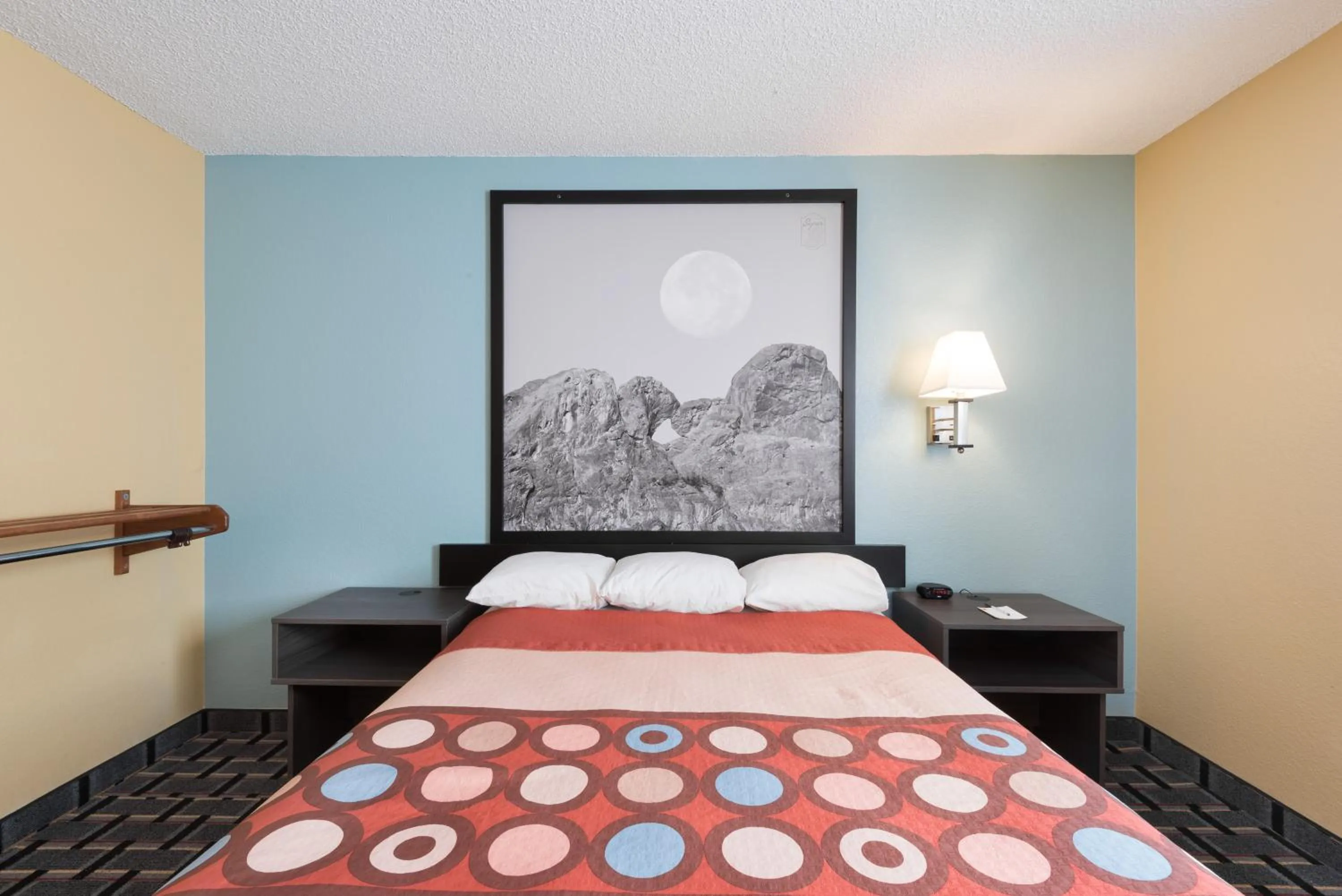 Queen Room - Disability Access - Non-Smoking in Super 8 by Wyndham Henderson North East Denver