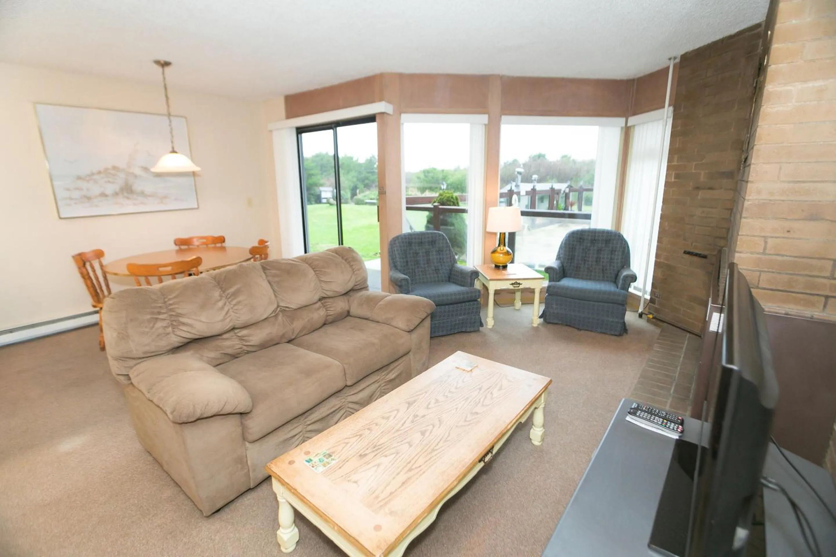 One-Bedroom Apartment - 104 - No Pets in Grey Gull