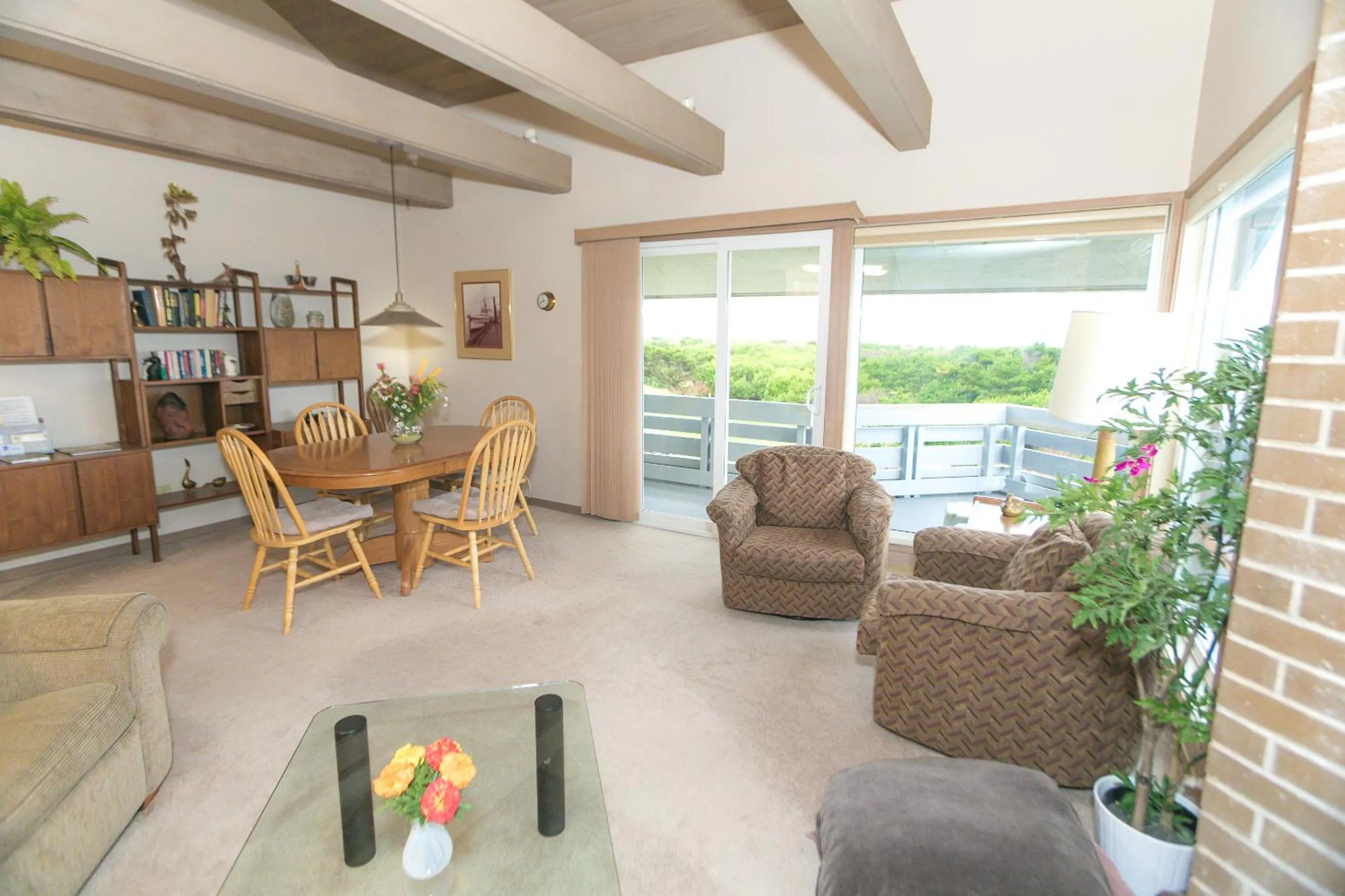 Deluxe One-Bedroom Apartment with Sea View - 314 - No Pets in Grey Gull