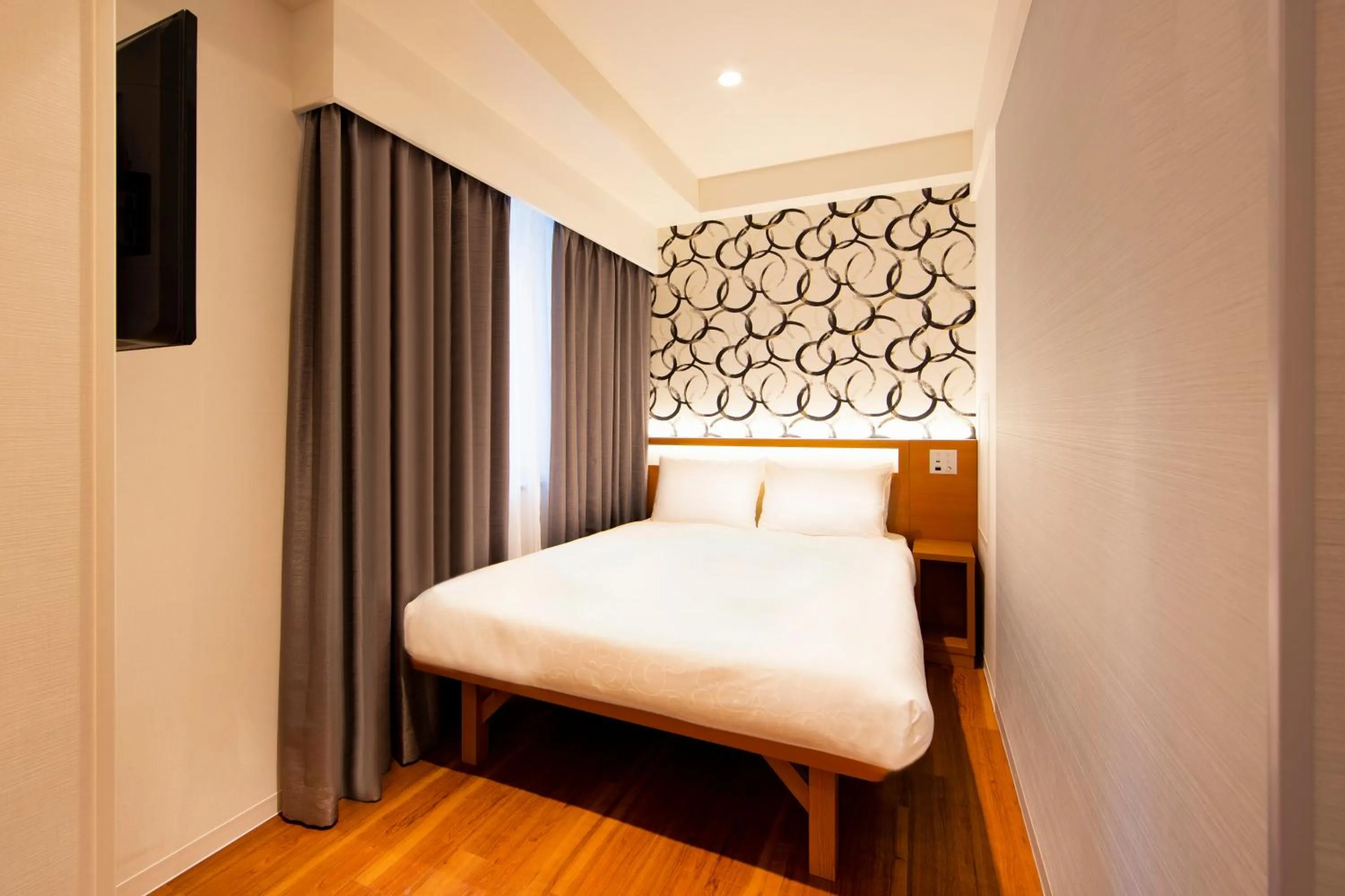 Standard Double Room - Non-Smoking in karaksa hotel grande Shin-Osaka Tower