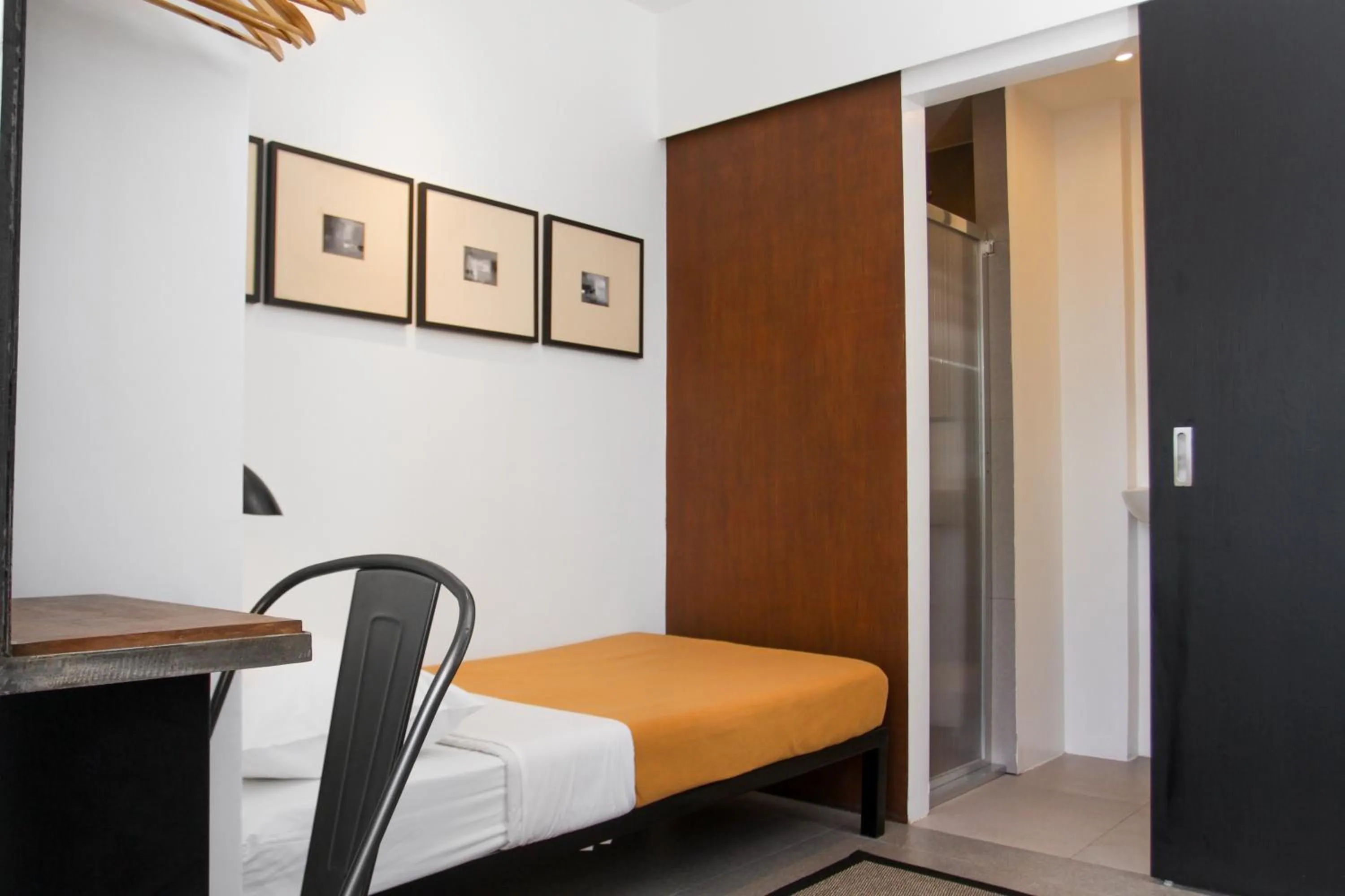 Single Room in Gomez House