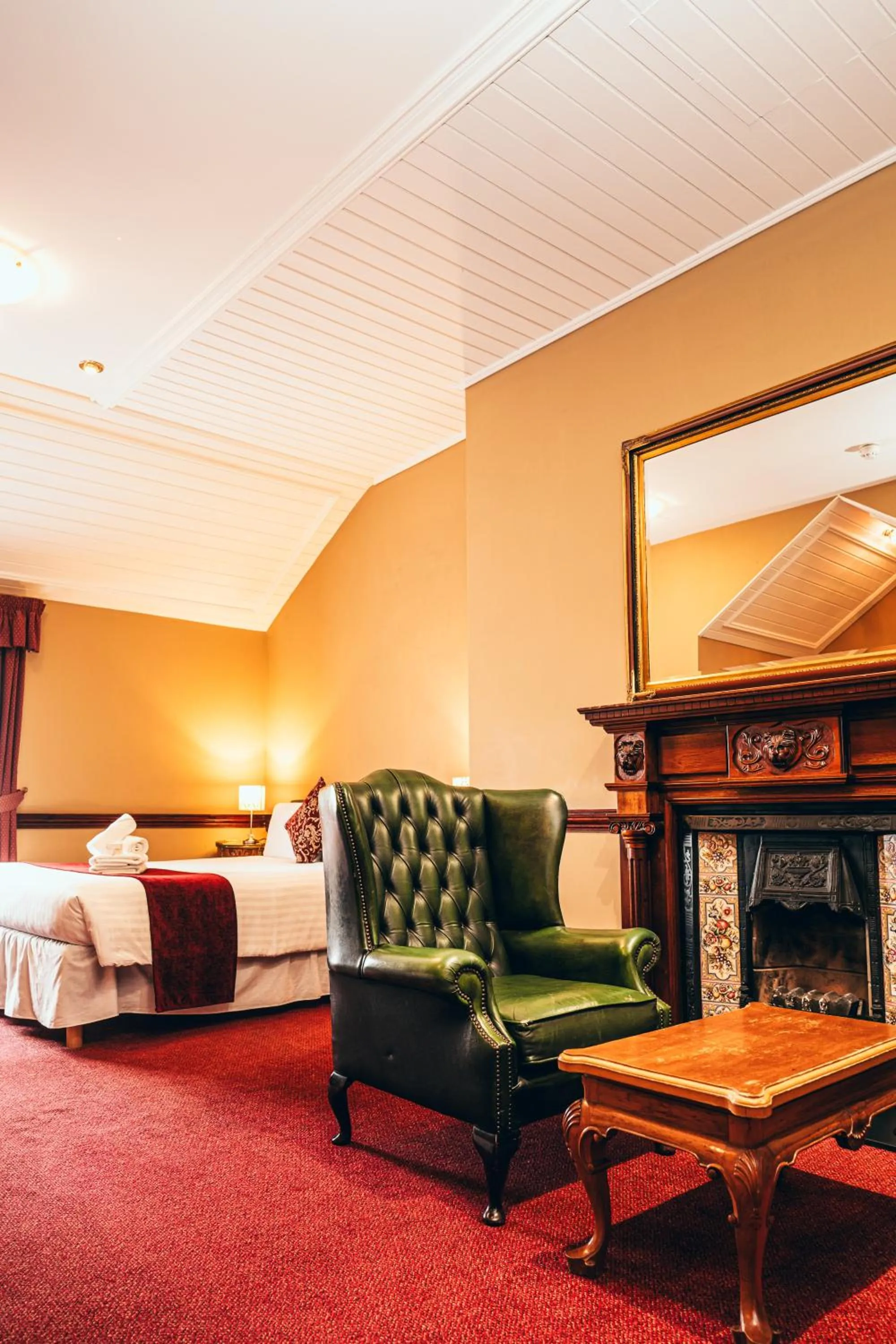 Deluxe Double Studio in Russell Court Hotel