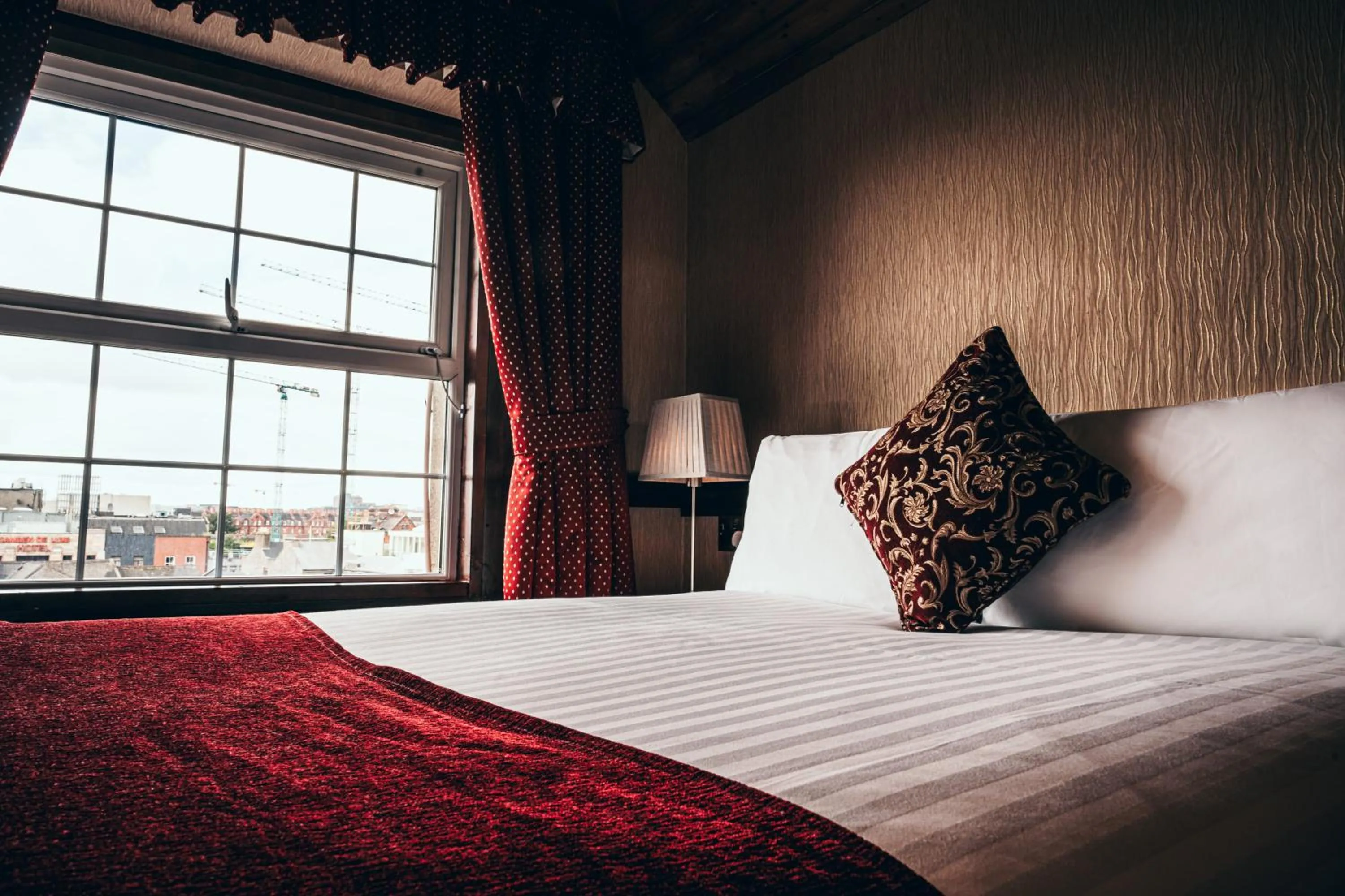 Triple Room in Russell Court Hotel