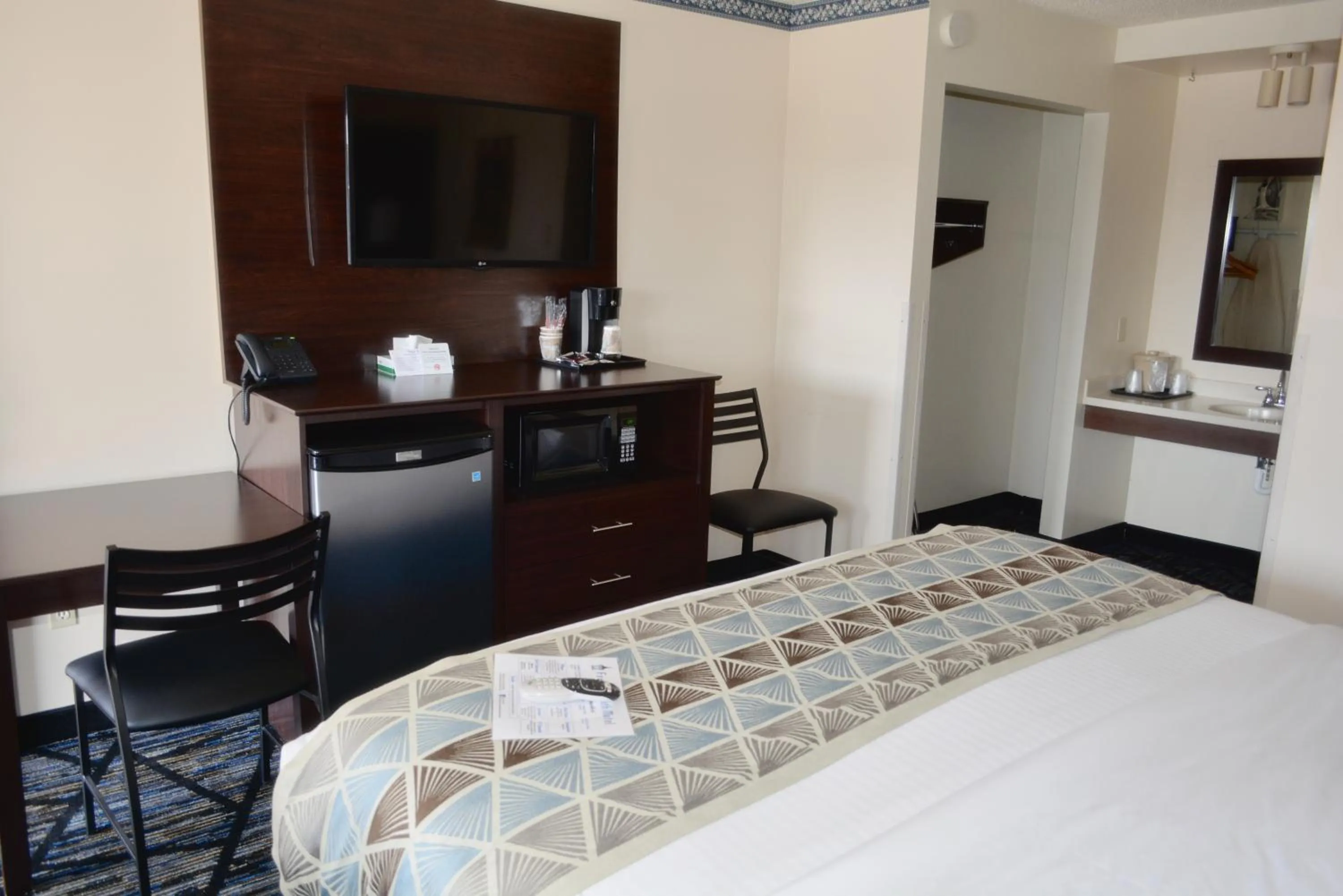 Queen Room in Frankenmuth Motel