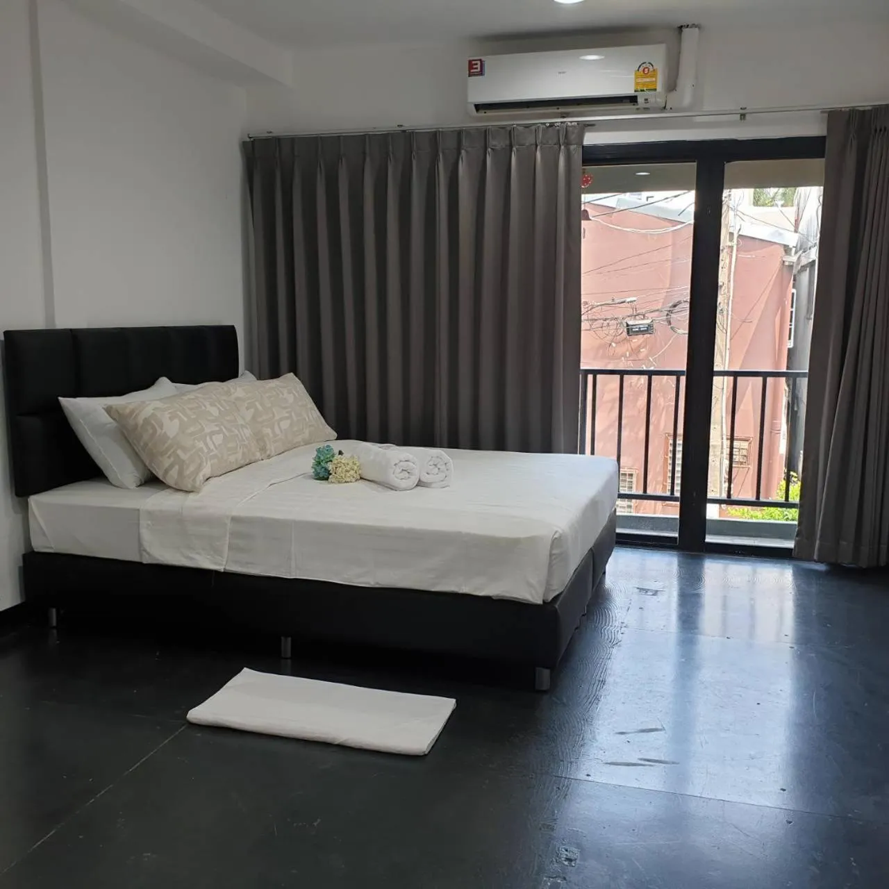 Deluxe Double or Twin Room with Balcony in S30
