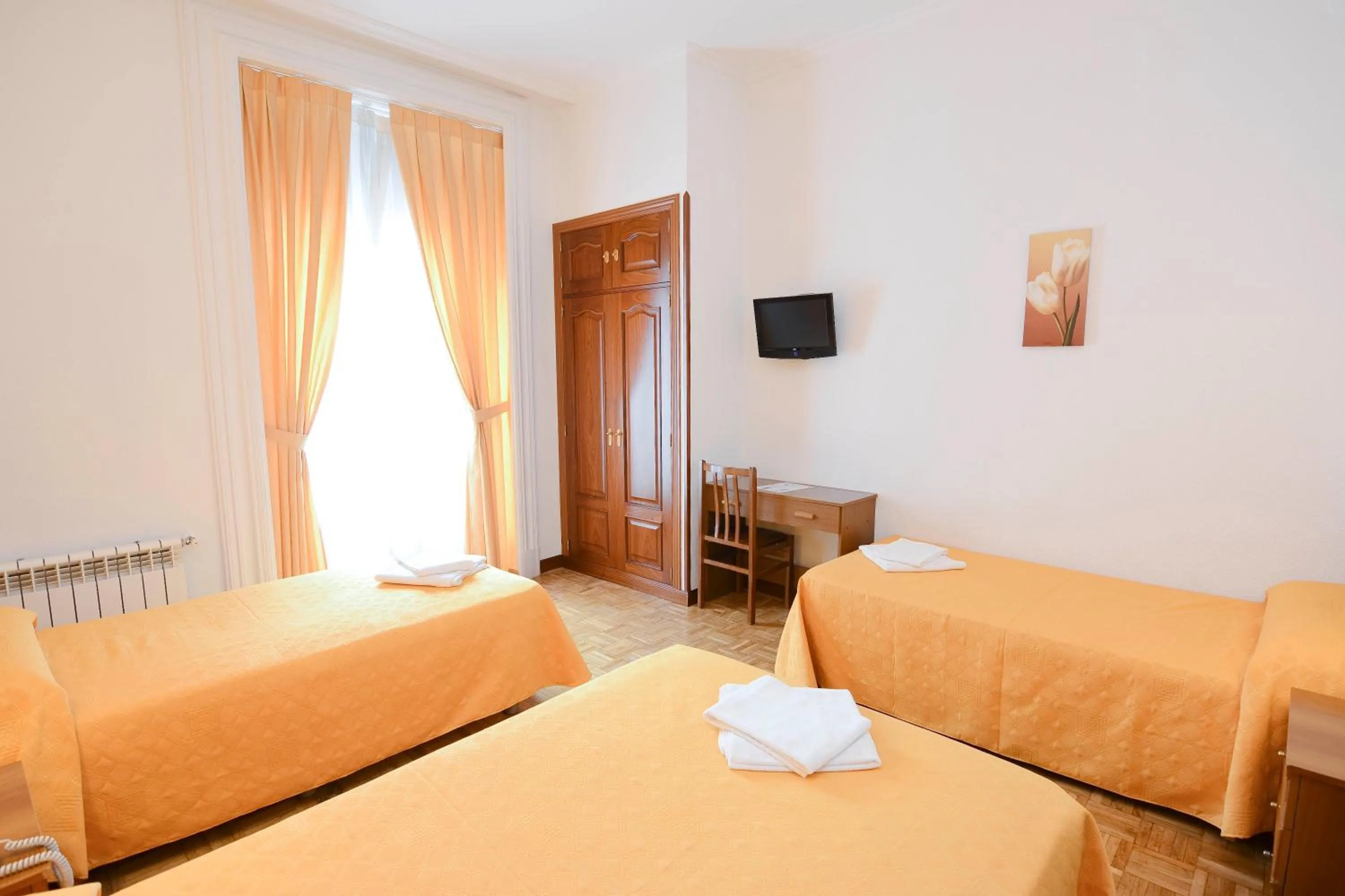 Quadruple Room in Hostal Edreira