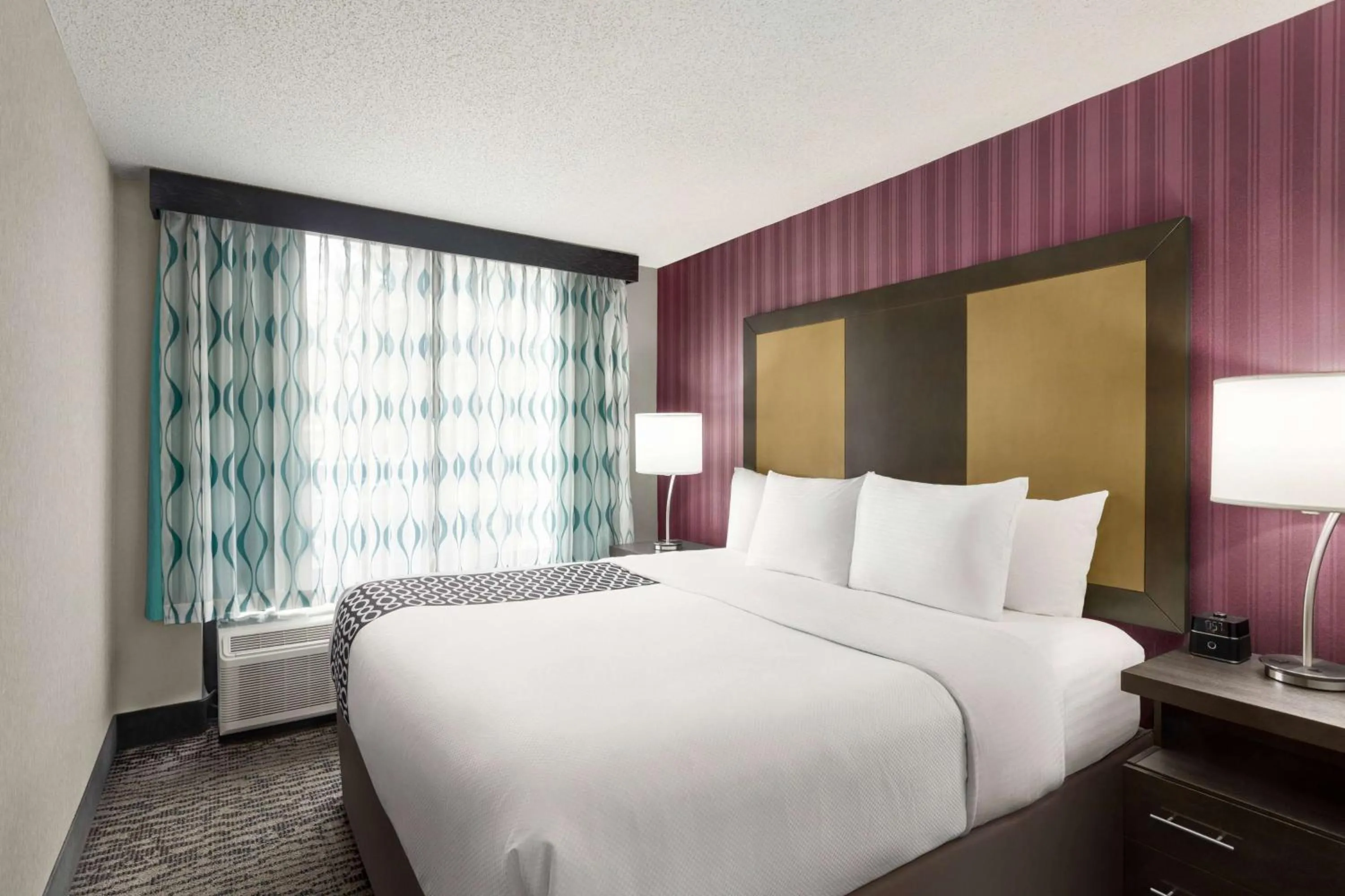 Executive King Room - Non-Smoking in La Quinta by Wyndham Newark - Elkton
