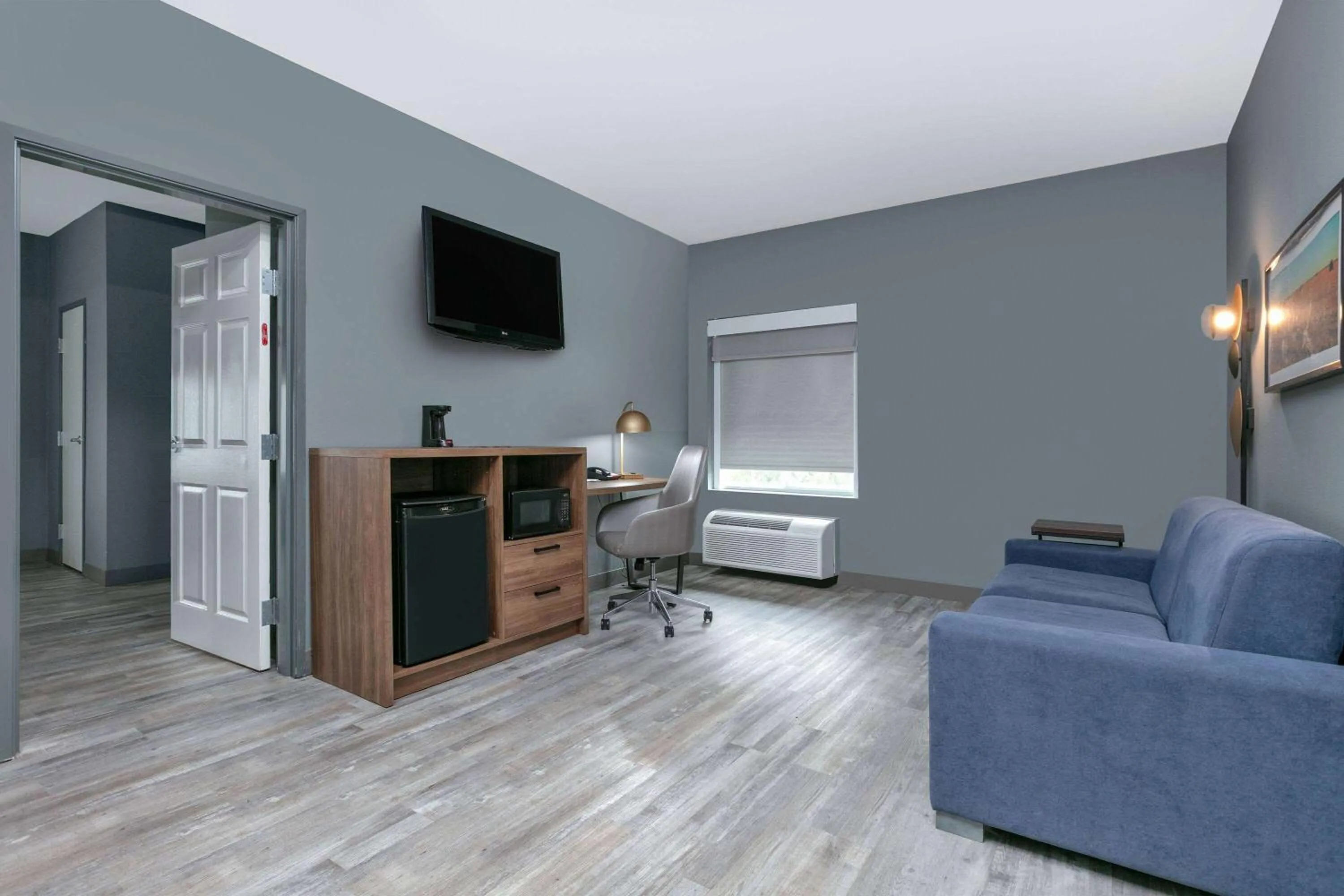 One-Bedroom King Suite - Non-Smoking in La Quinta by Wyndham Decatur