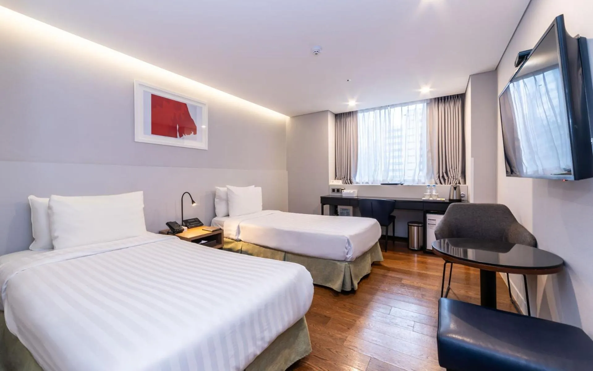Standard Twin Room in New Seoul Hotel Myeongdong