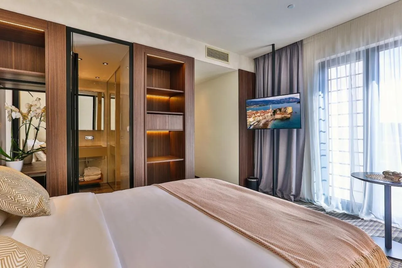 Standard Queen Room in Hotel Kalos