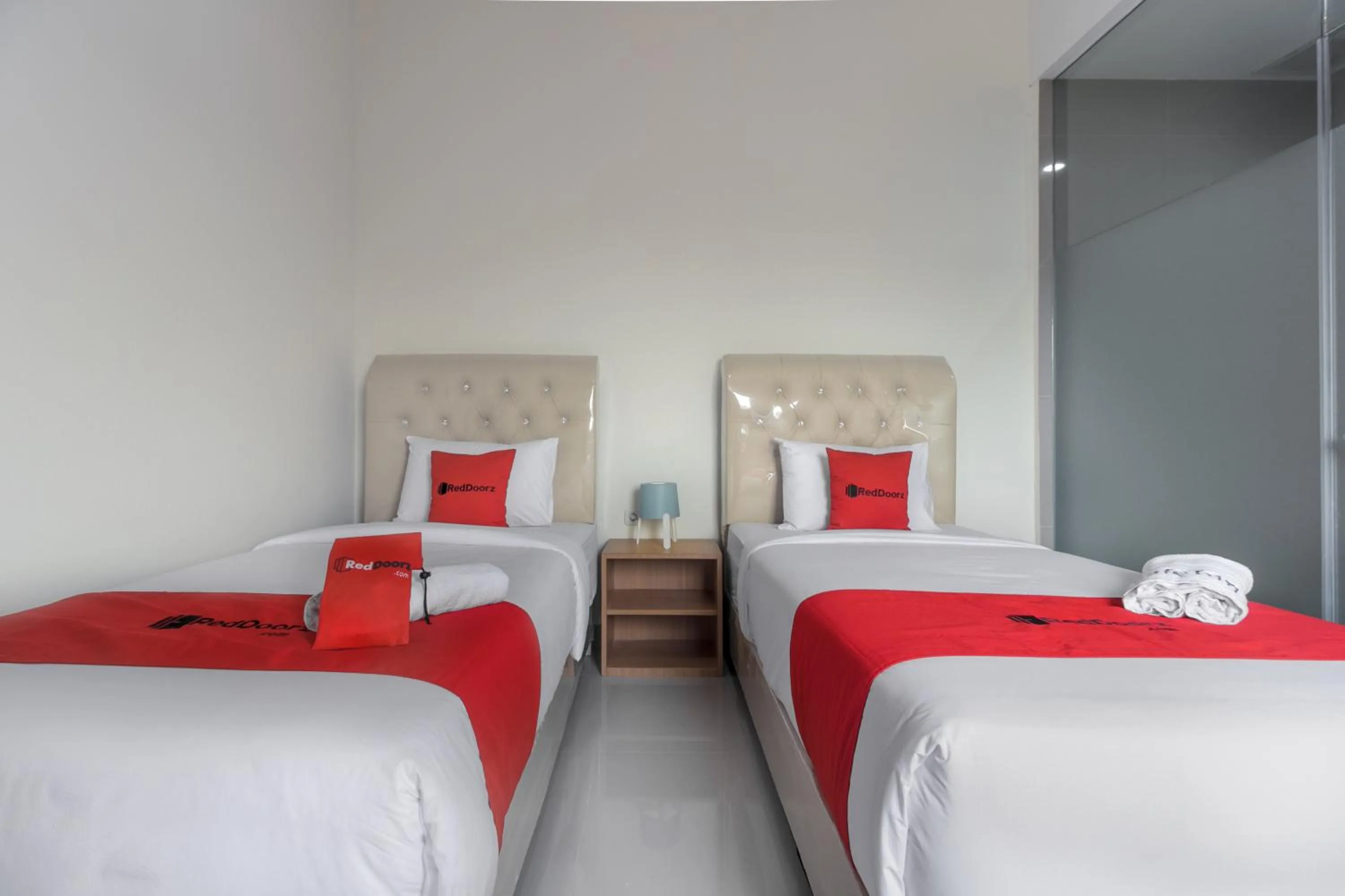 Twin Room in RedDoorz near Mall SKA Pekanbaru