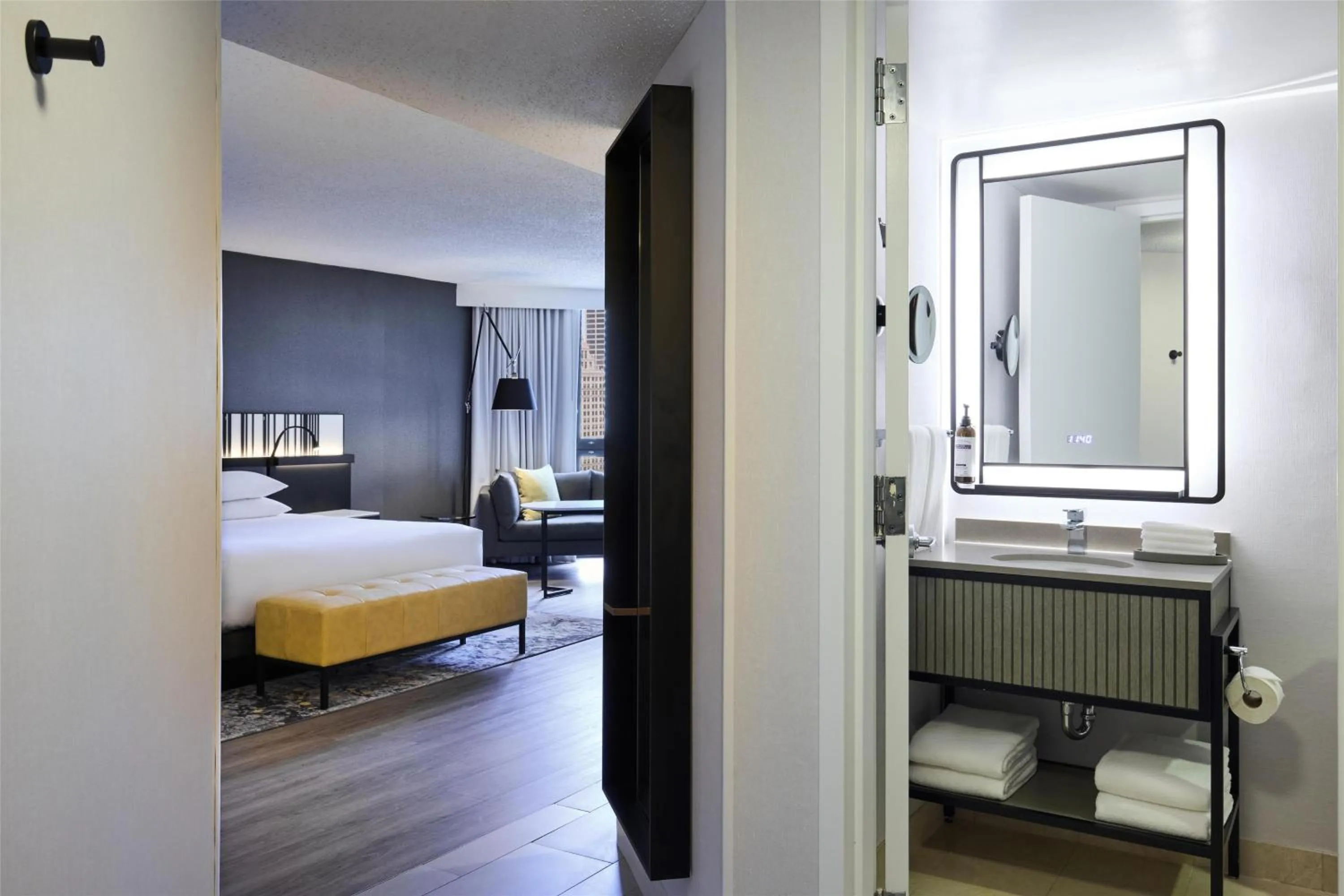 Junior Suite in Hyatt Regency Chicago