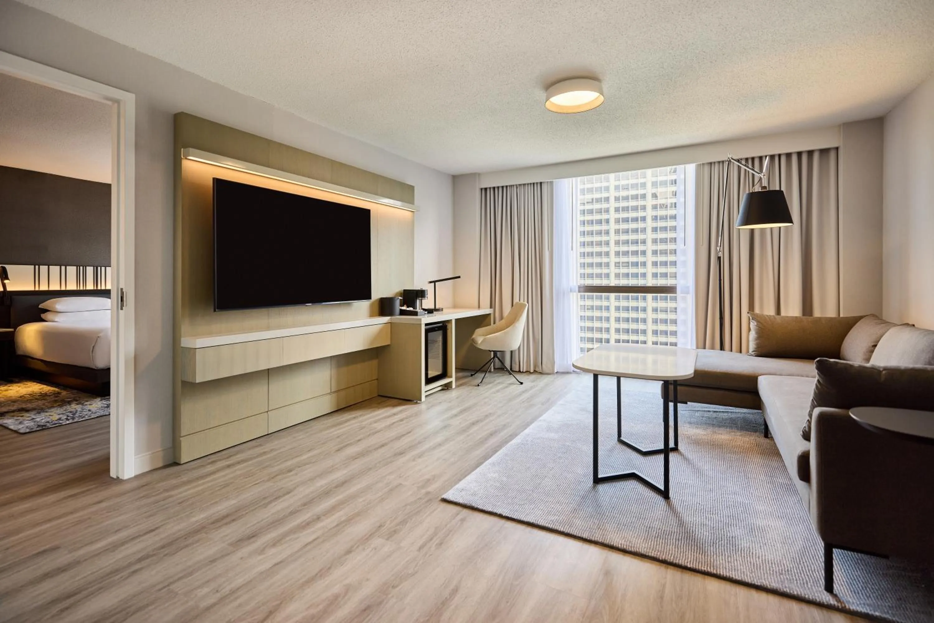 Junior Suite with River View in Hyatt Regency Chicago